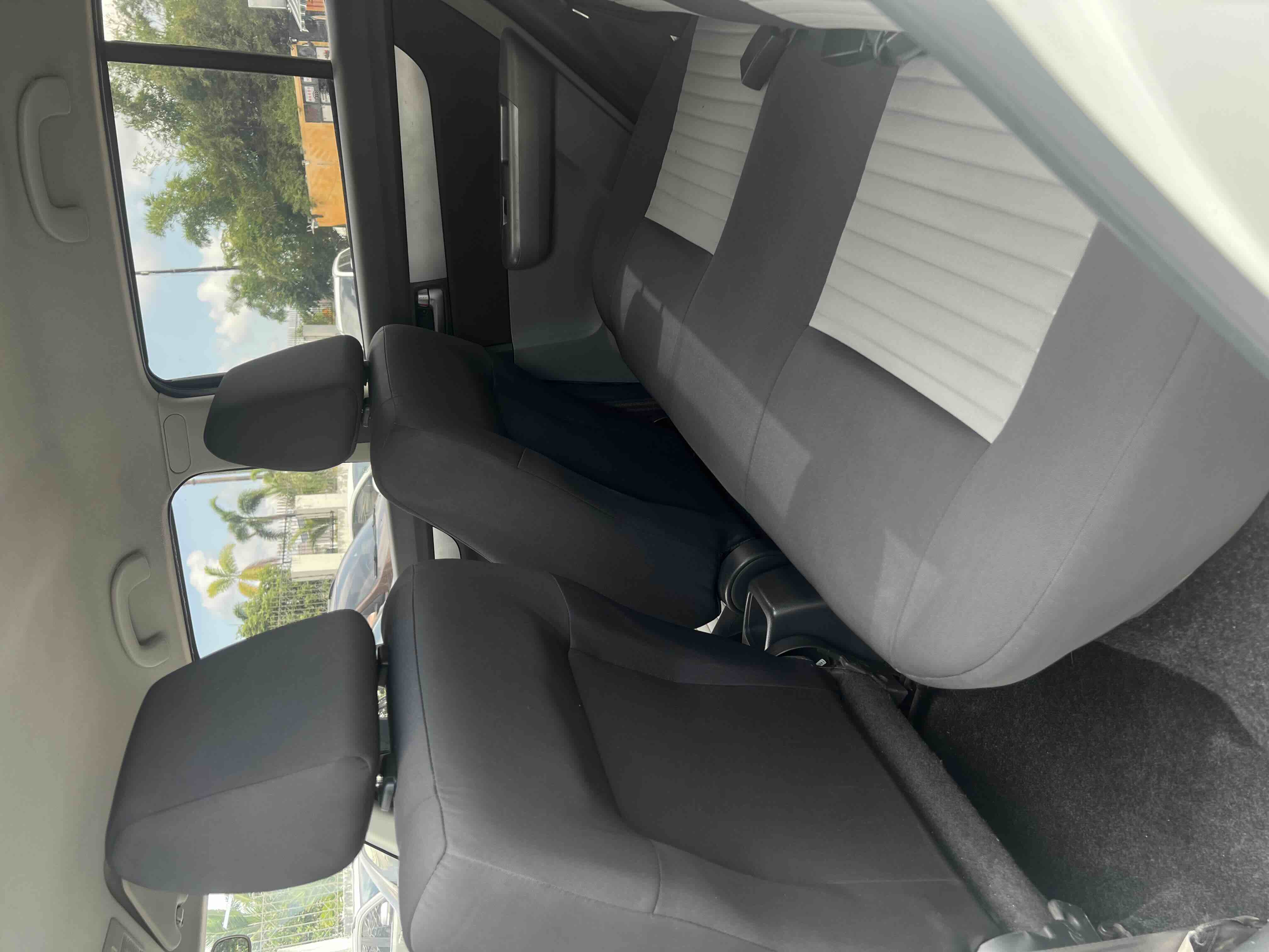 Suzuki Swift 2015 car image #9