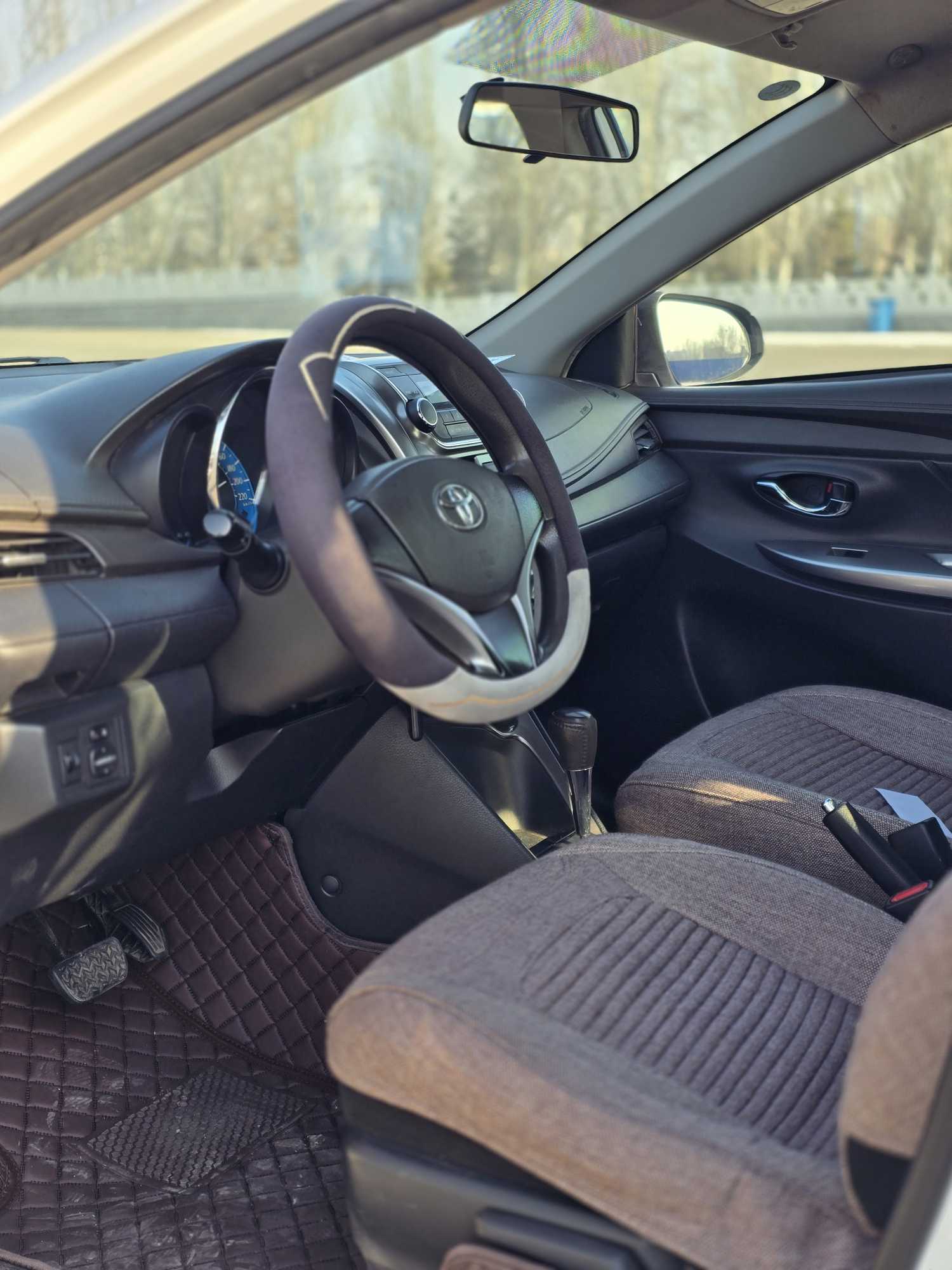 Yaris L Zhixuan 2014 car image #9