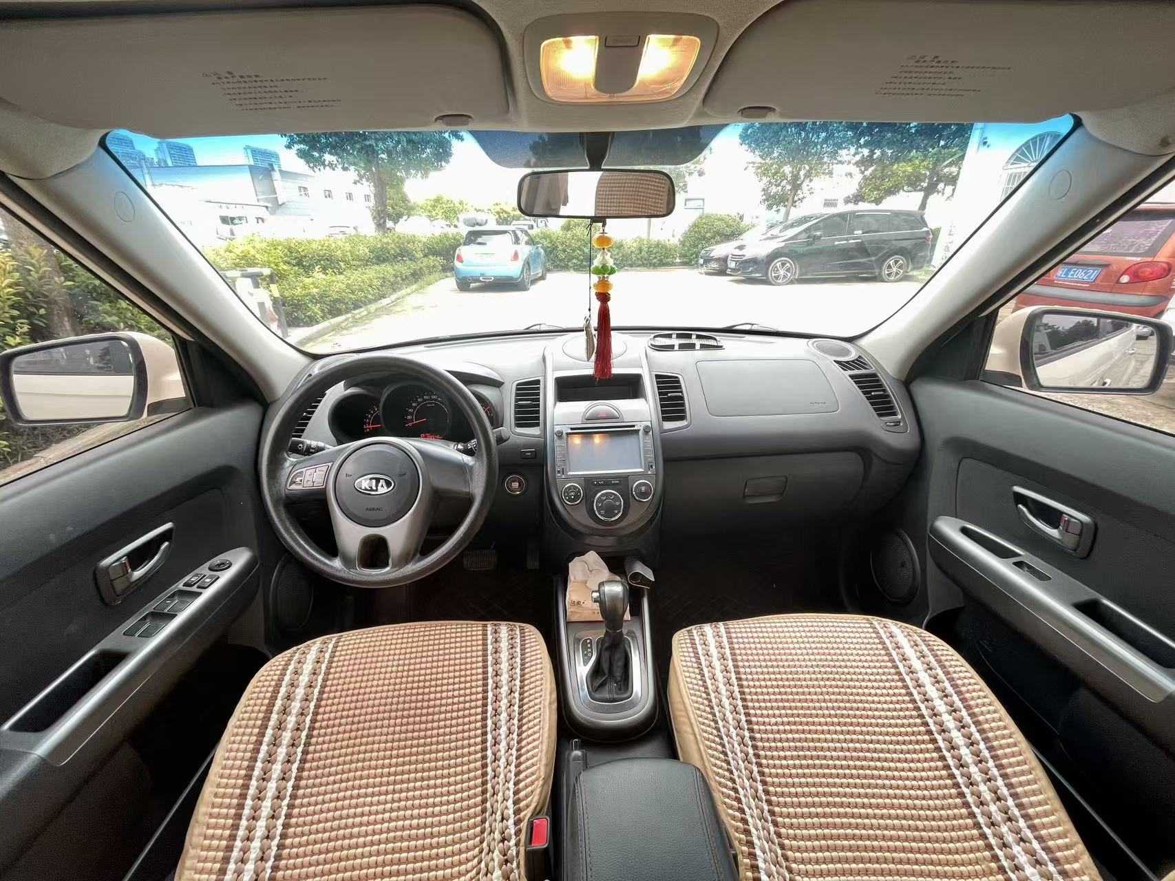 起亚 秀尔 2015 汽车图片 #9