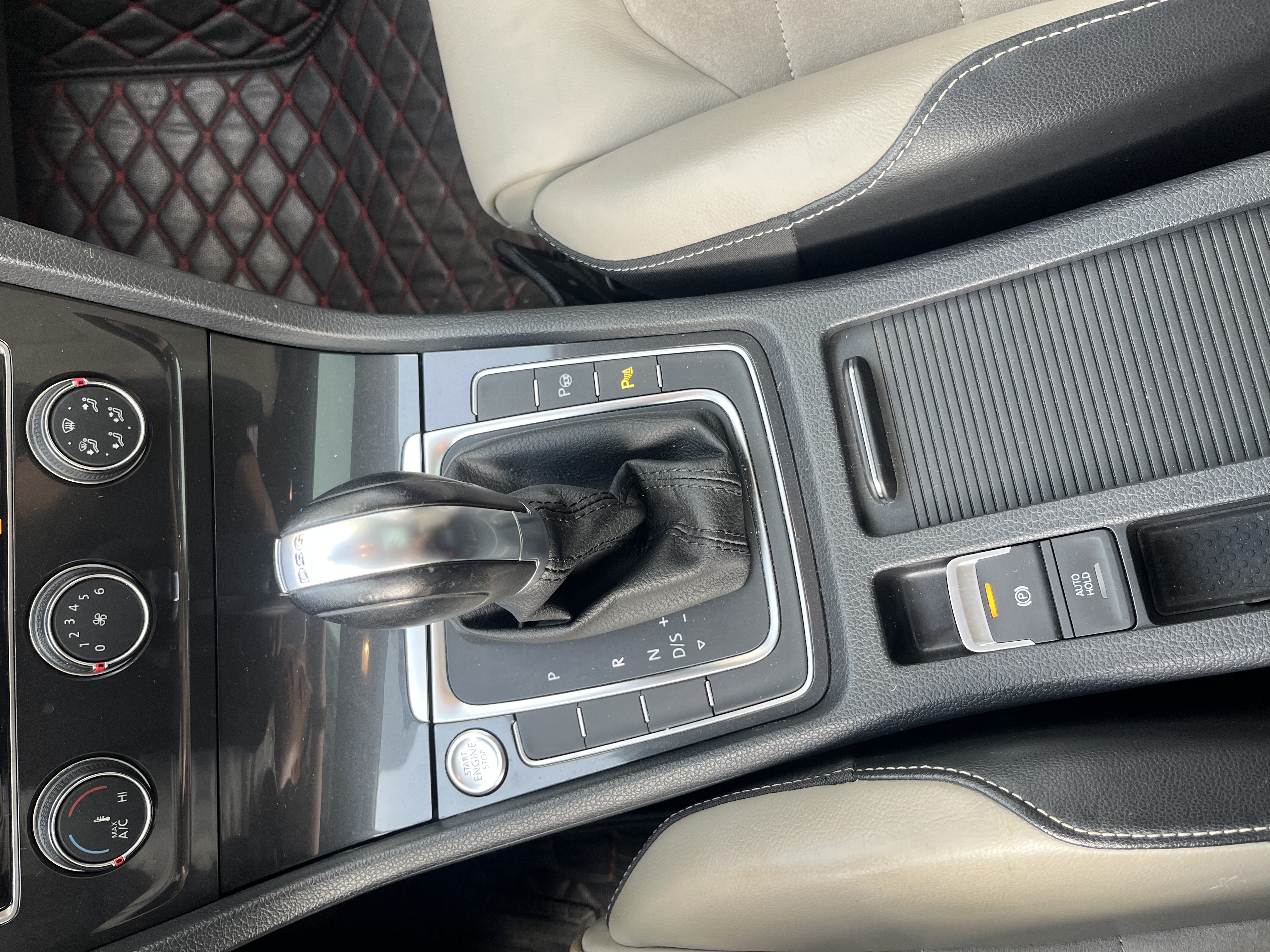 Volkswagen Golf 2017 car image #9