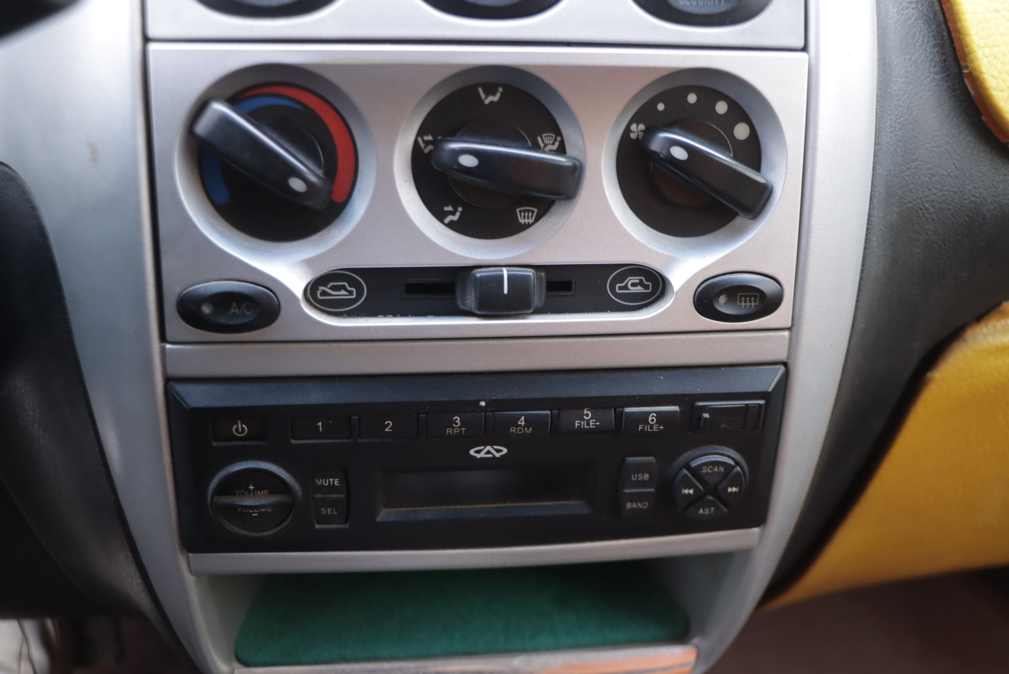 Chery QQ3 2012 car image #9