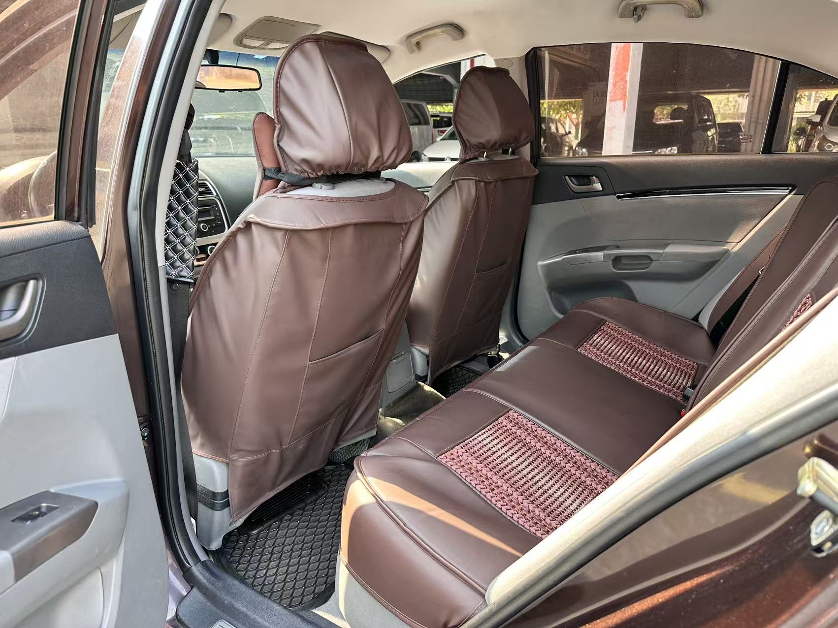 GEELY Emgrand Classic 2014 car image #9