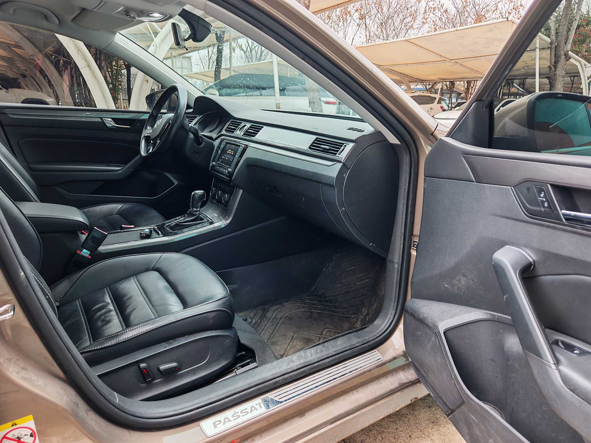 Volkswagen Passat 2017 car image #9