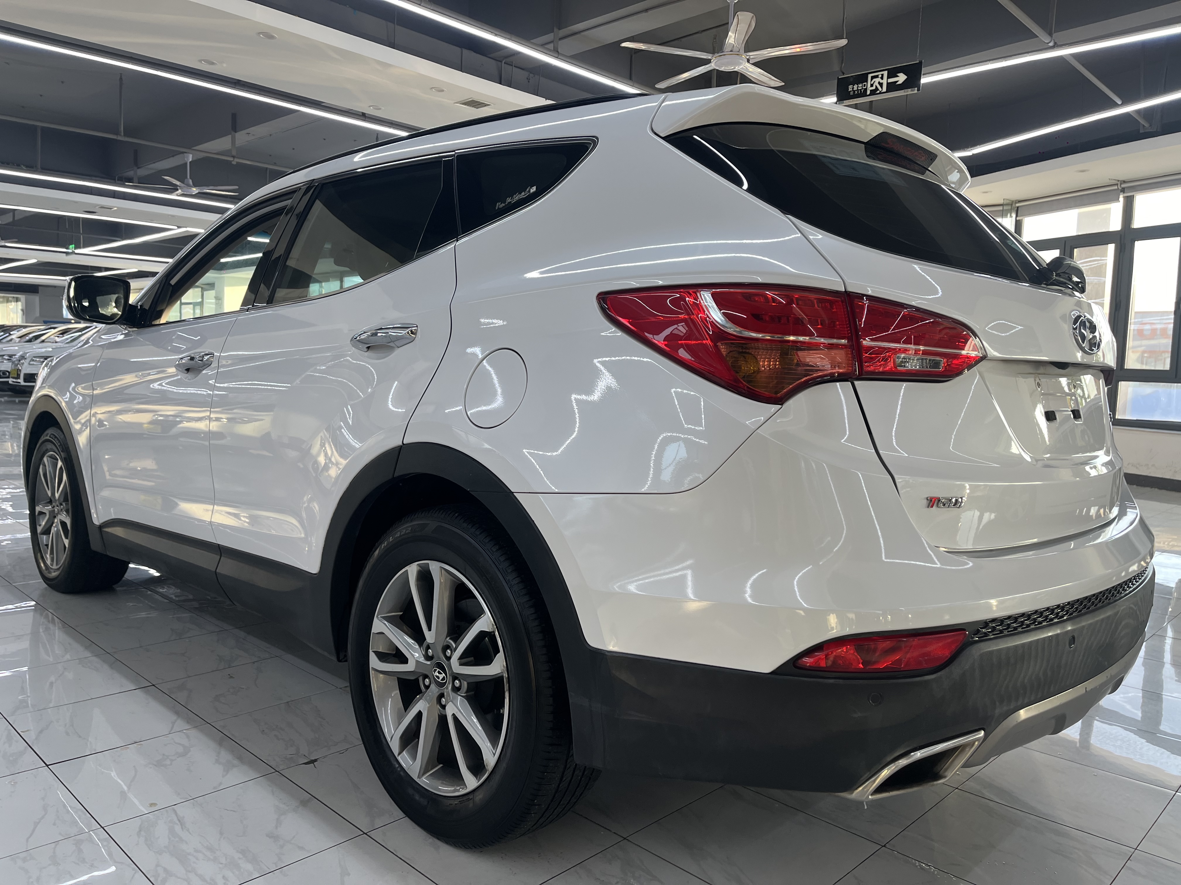 Hyundai Santa Fe 2013 car image #9