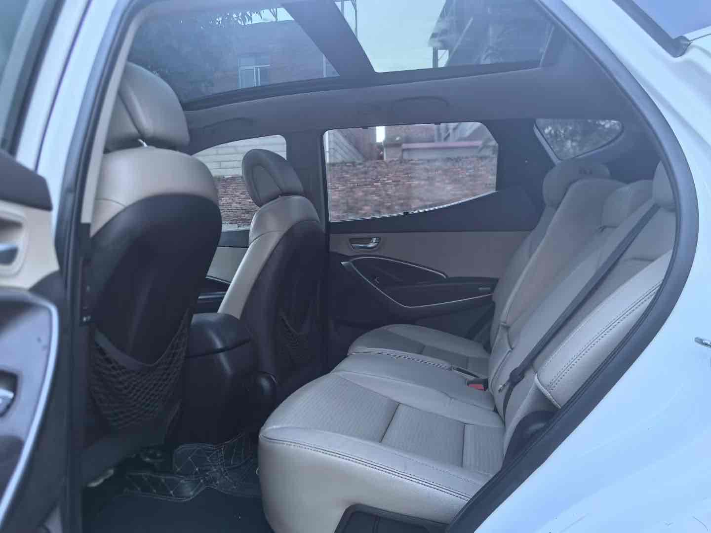 Hyundai Santa Fe 2014 car image #9