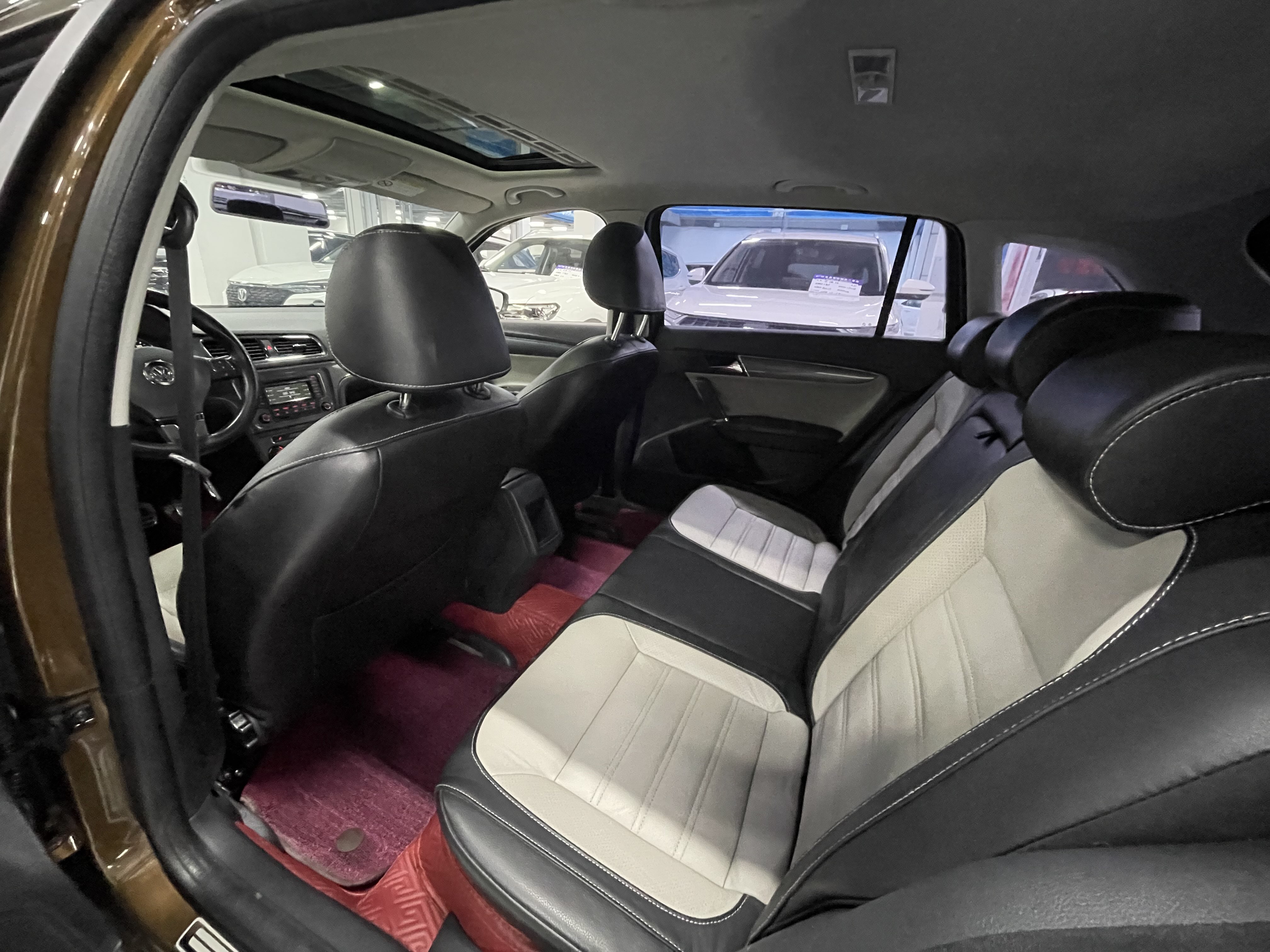 Volkswagen Cross Lavida 2015 immagine di auto #9