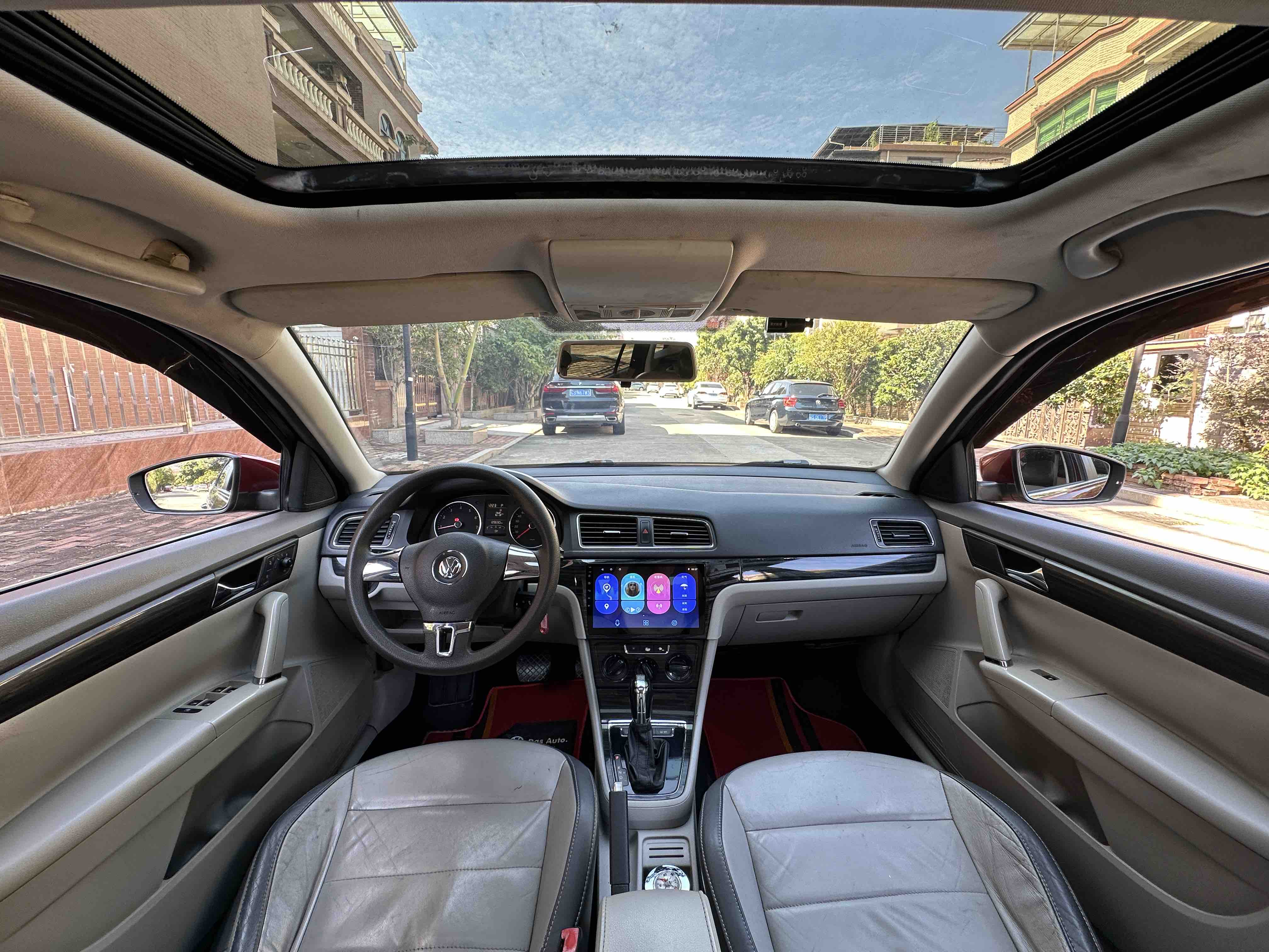 Volkswagen Gran Lavida 2013 car image #9