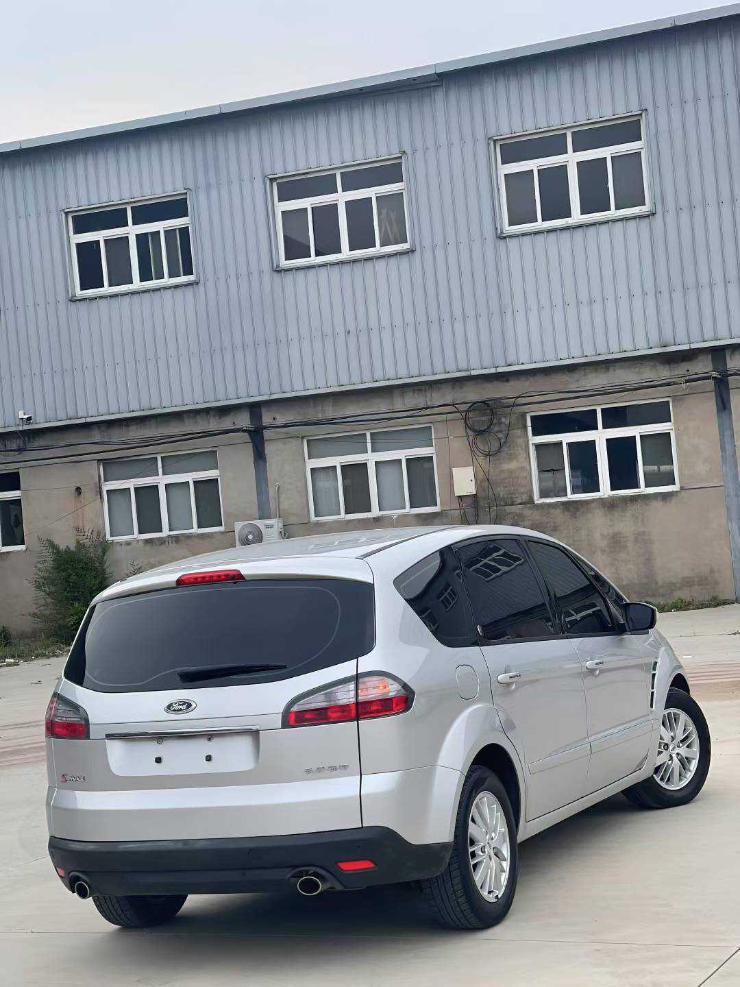 Ford S-MAX 2012 car image #9