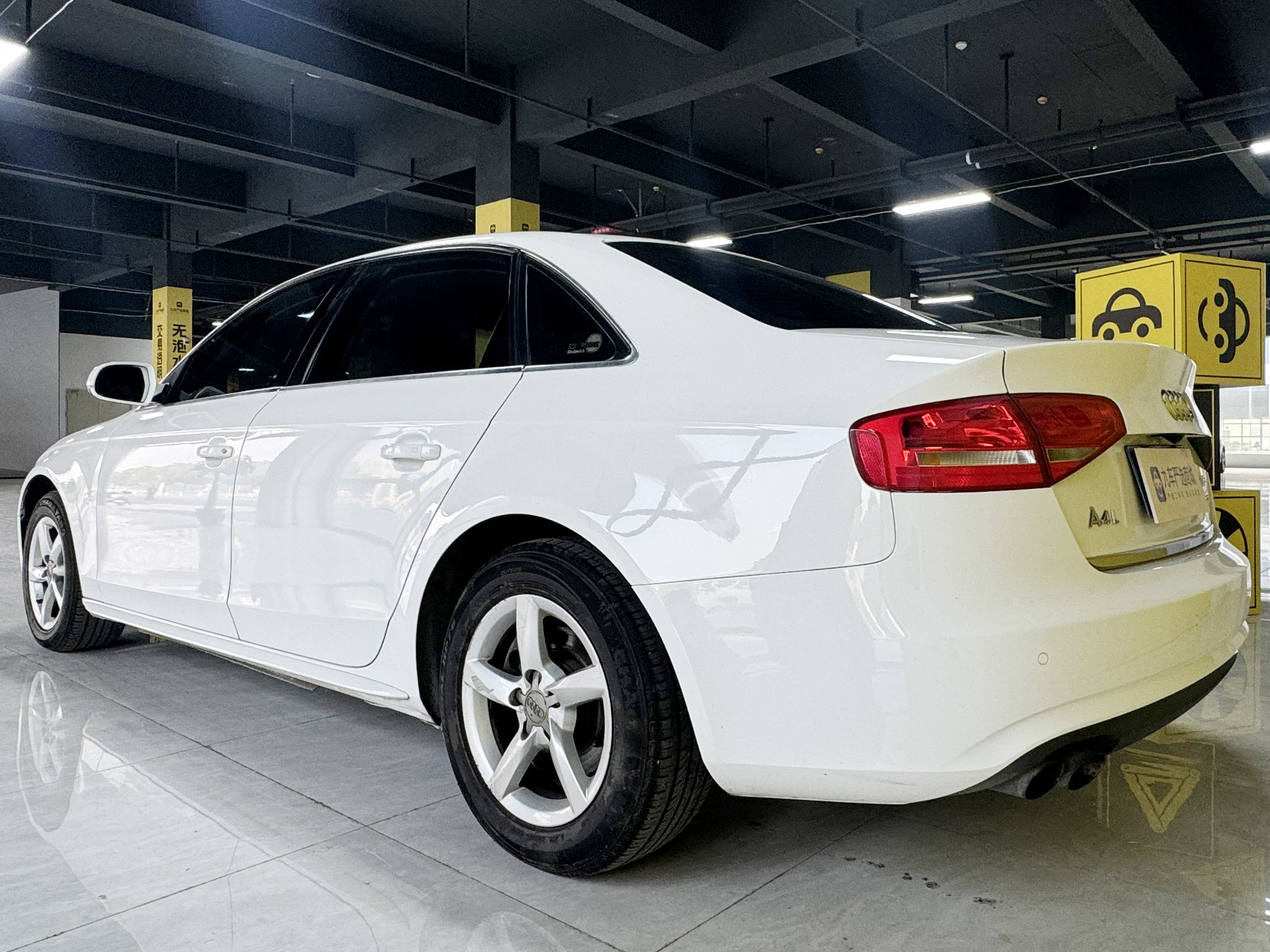 Audi A4L 2013 car image #9