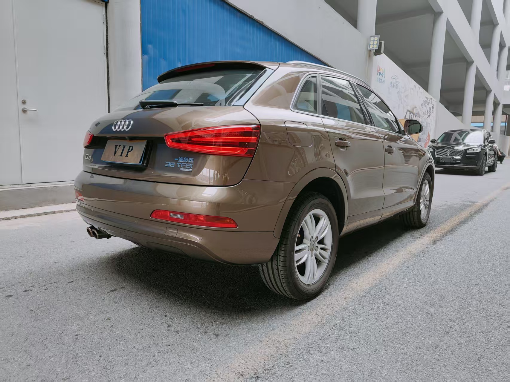 Audi Q3 2014 car image #9