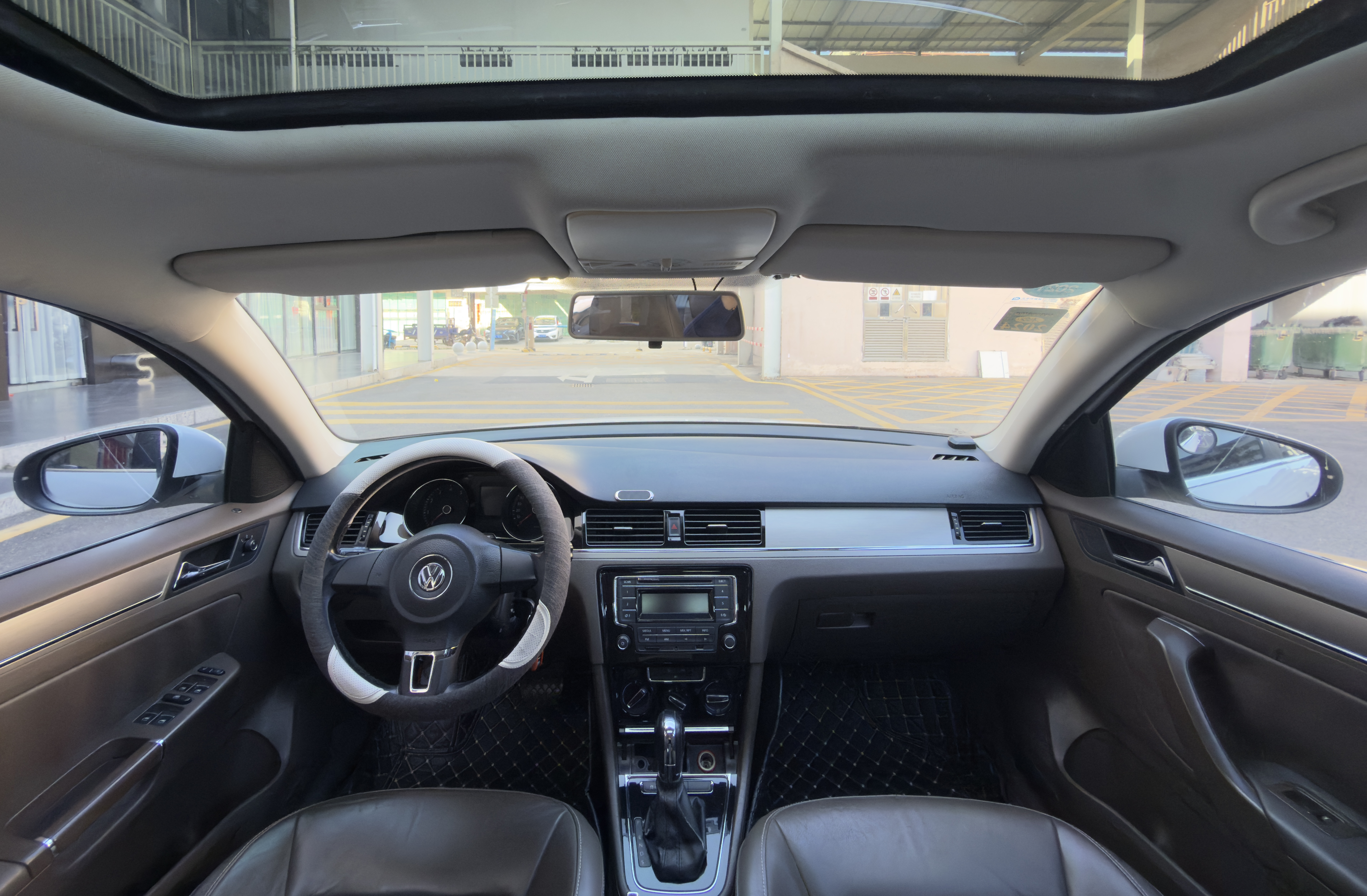 Volkswagen Bora 2013 car image #9