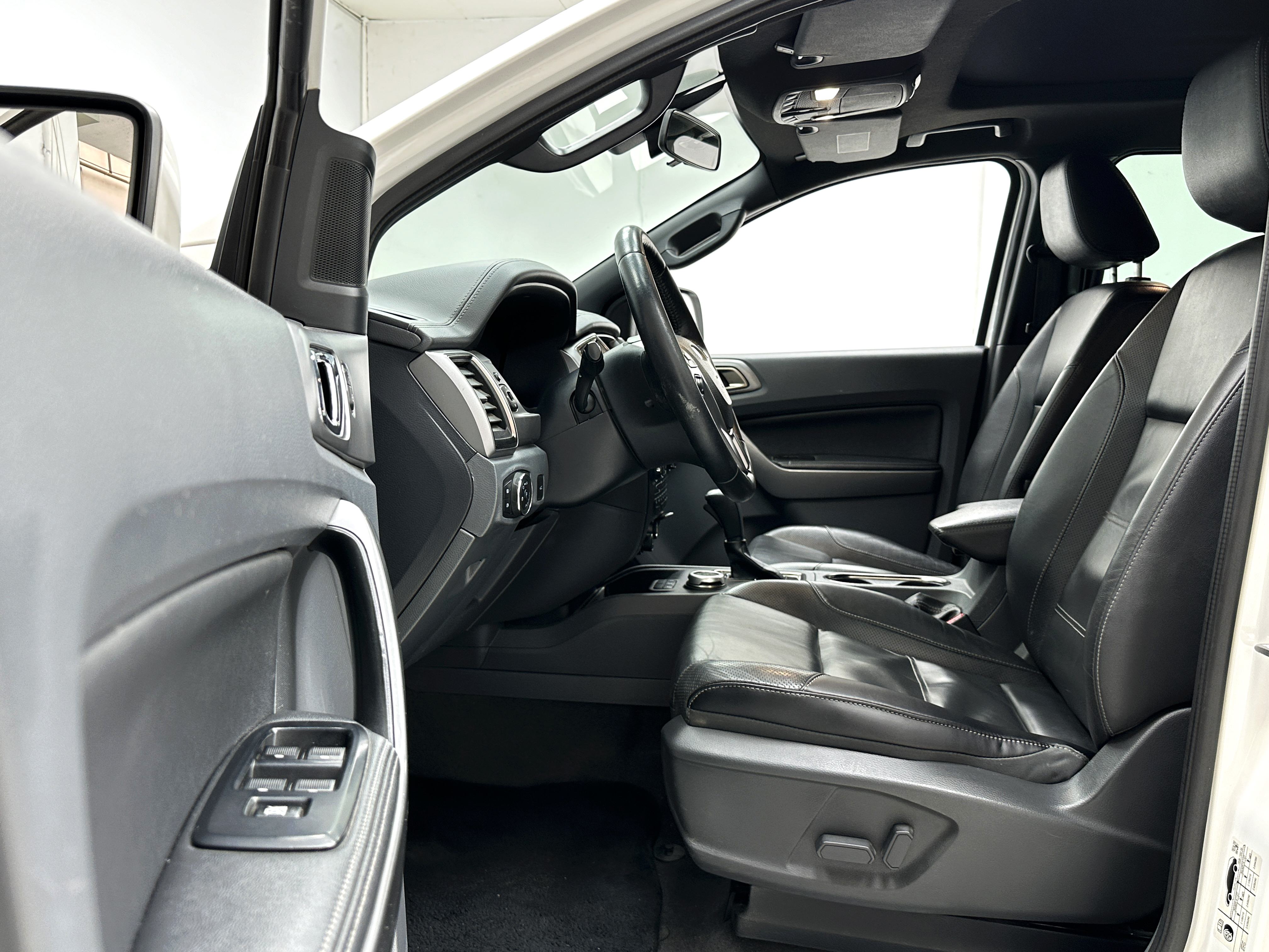 Ford Everest 2018 car image #9