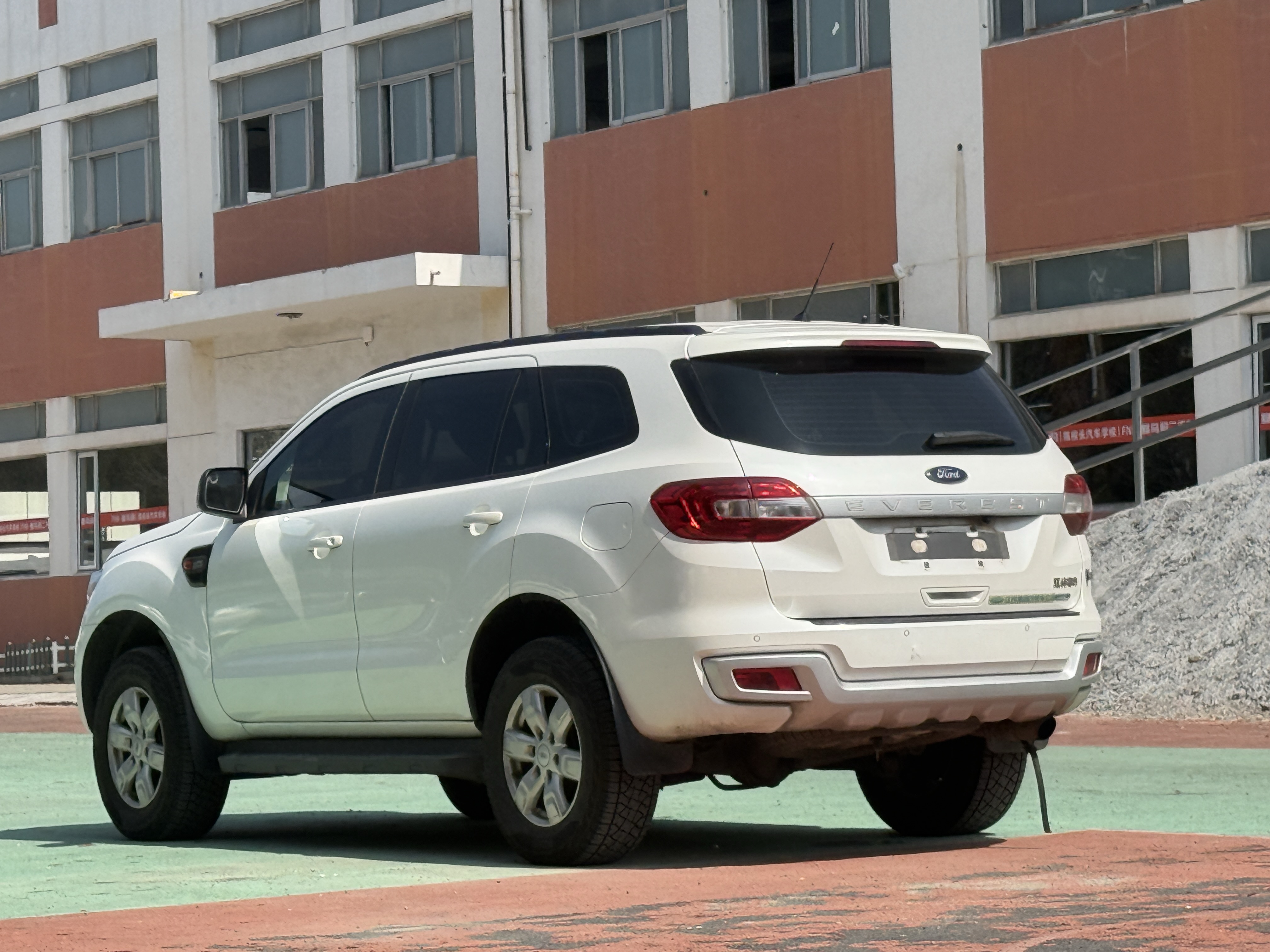 Ford Everest 2017 car image #9