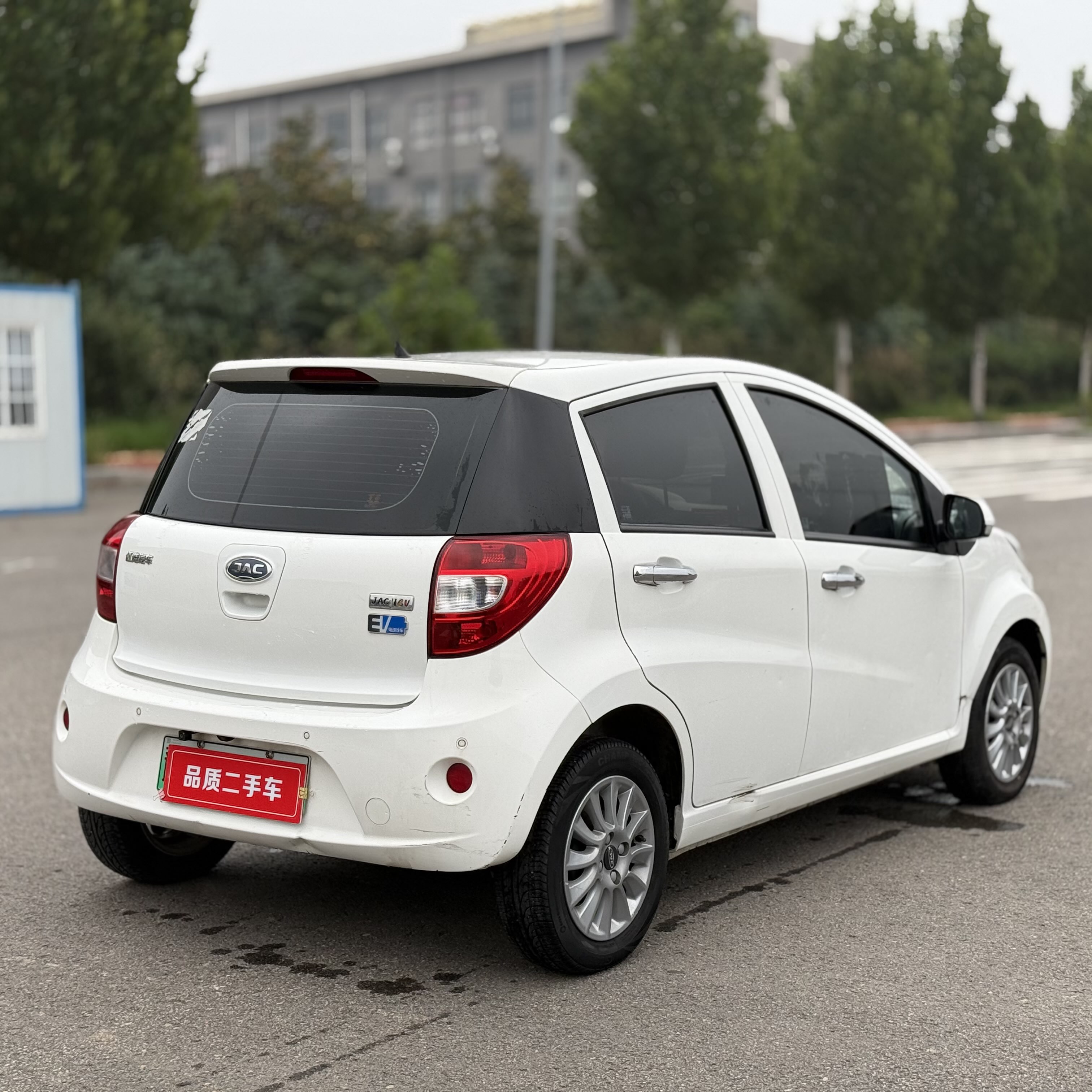 JAC 2018 #9 JAC 2018 car image #9