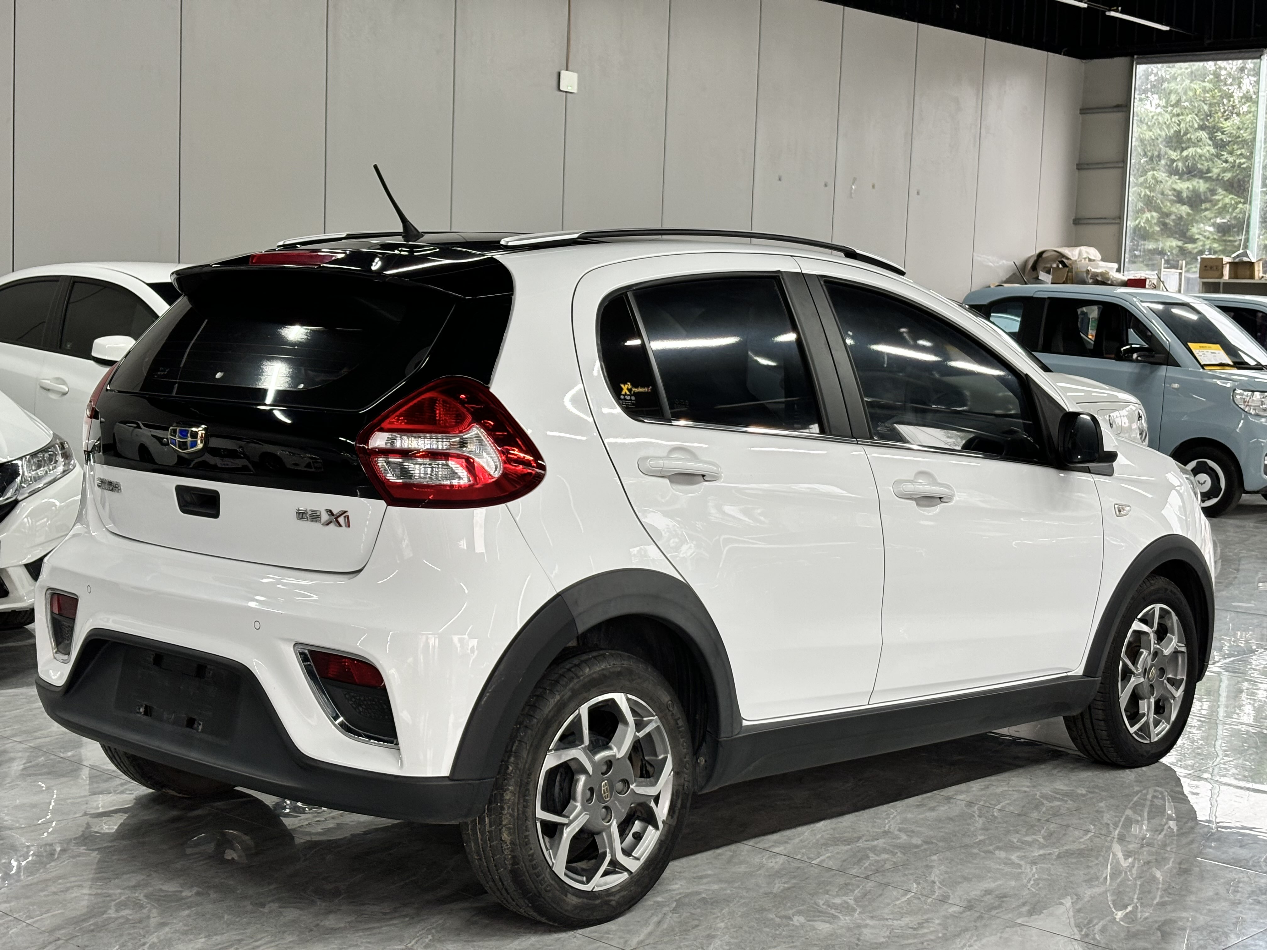 GEELY Vision X1 2018 immagine di auto #9