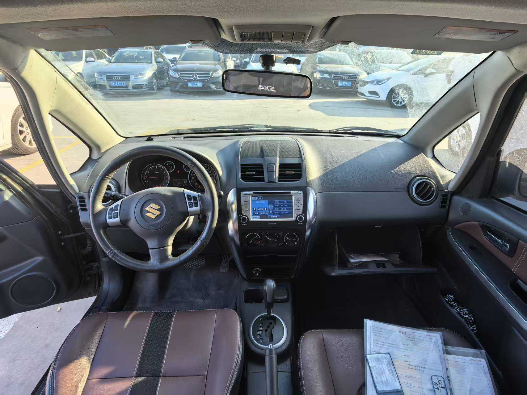 Suzuki SX4 Sedan 2012 image de voiture #9