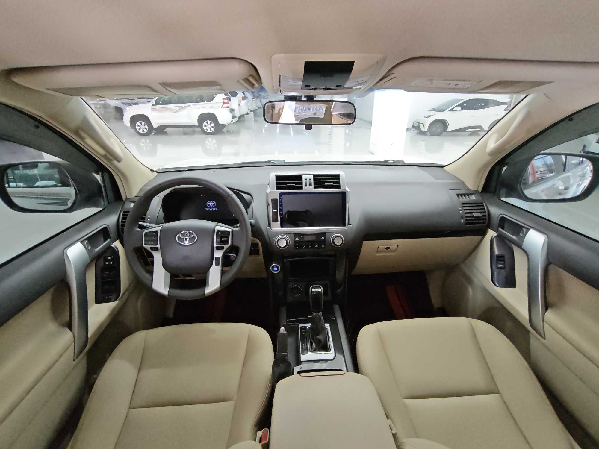 Toyota Land Cruiser Prado 2018 #9 Toyota Land Cruiser Prado 2018 car image #9