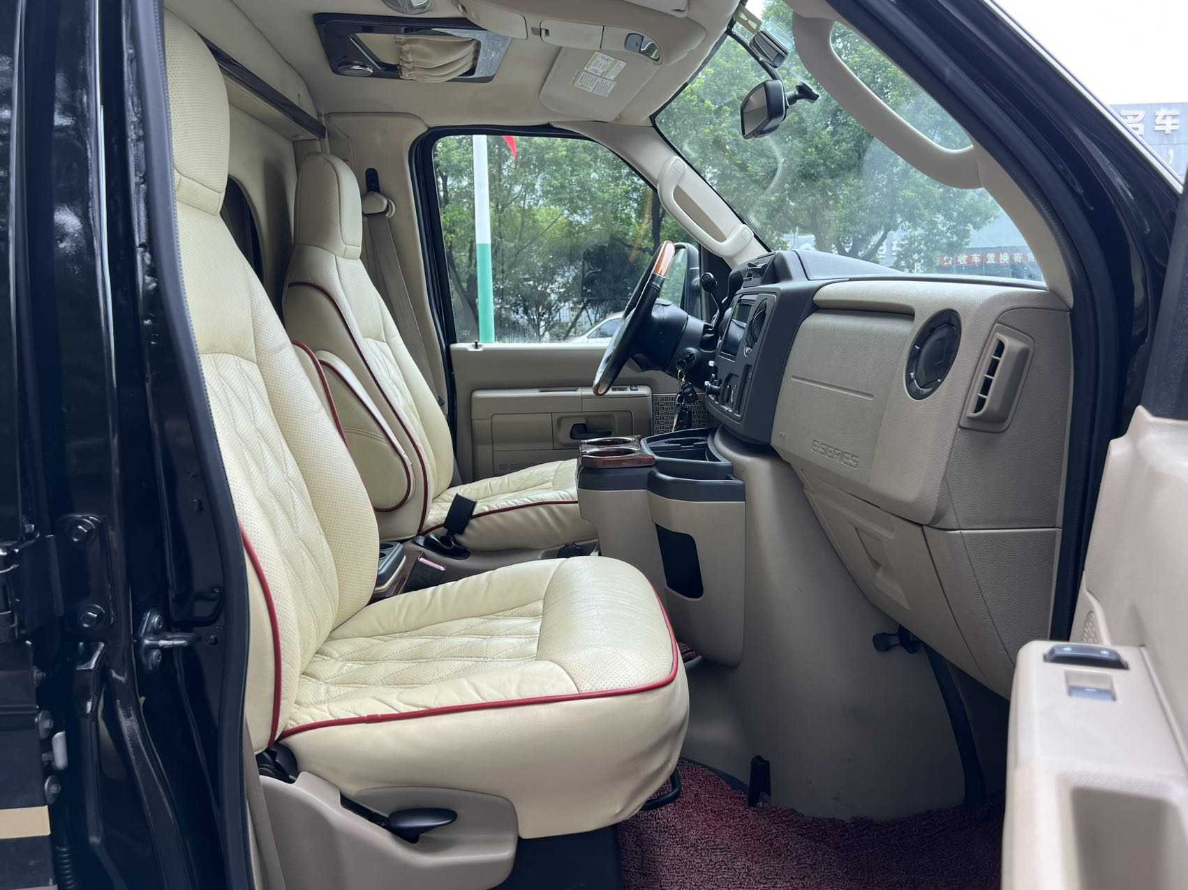 Ford E350 2010 image de voiture #9