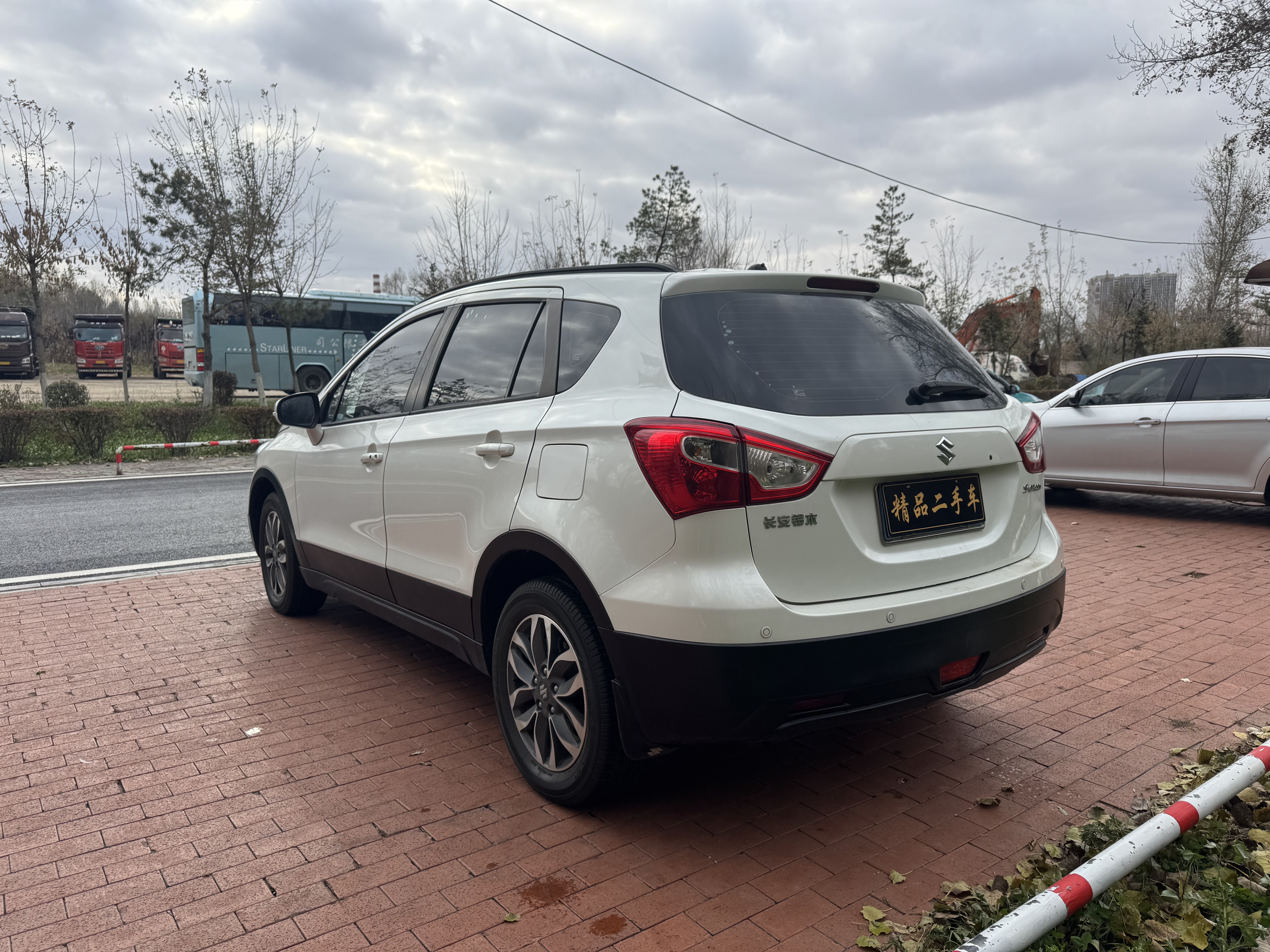 Suzuki SX4 S-CROSS 2018 imagem de carro #9