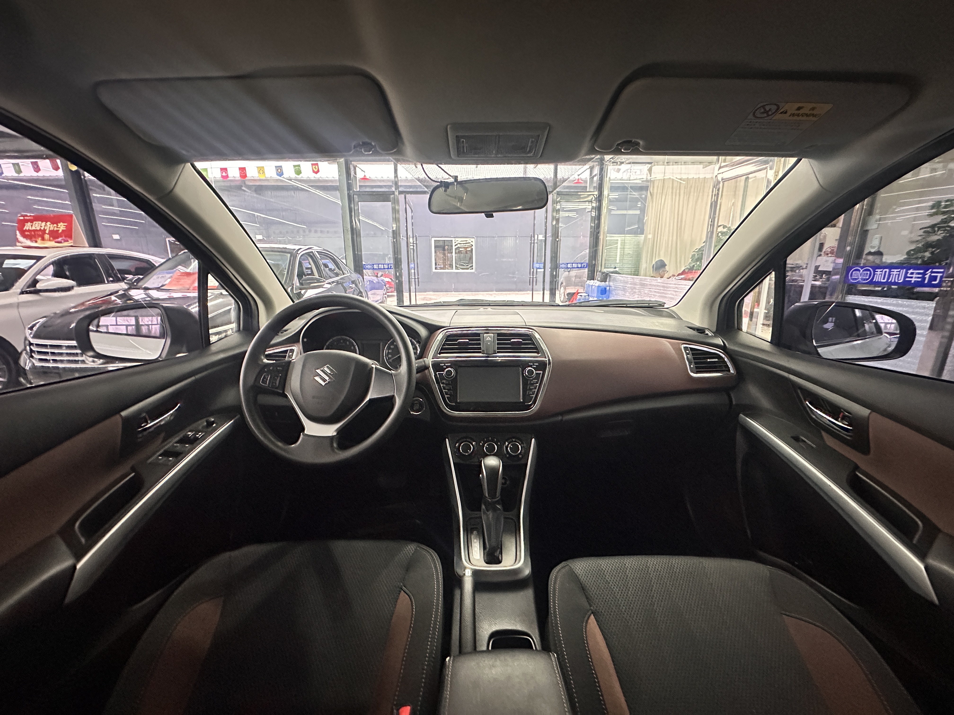 Suzuki SX4 S-CROSS 2019 image de voiture #9