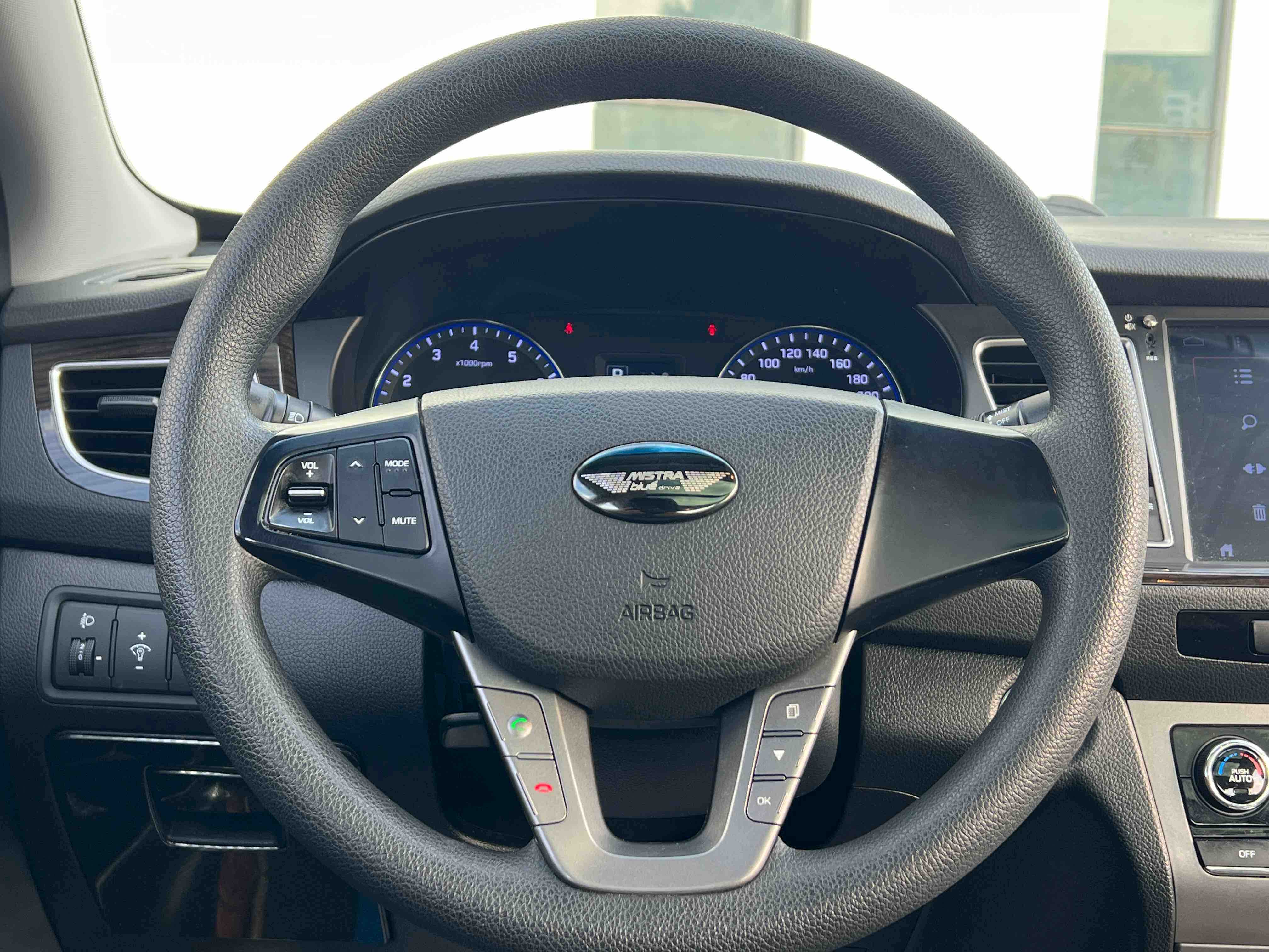 Hyundai Mistra 2016 car image #9