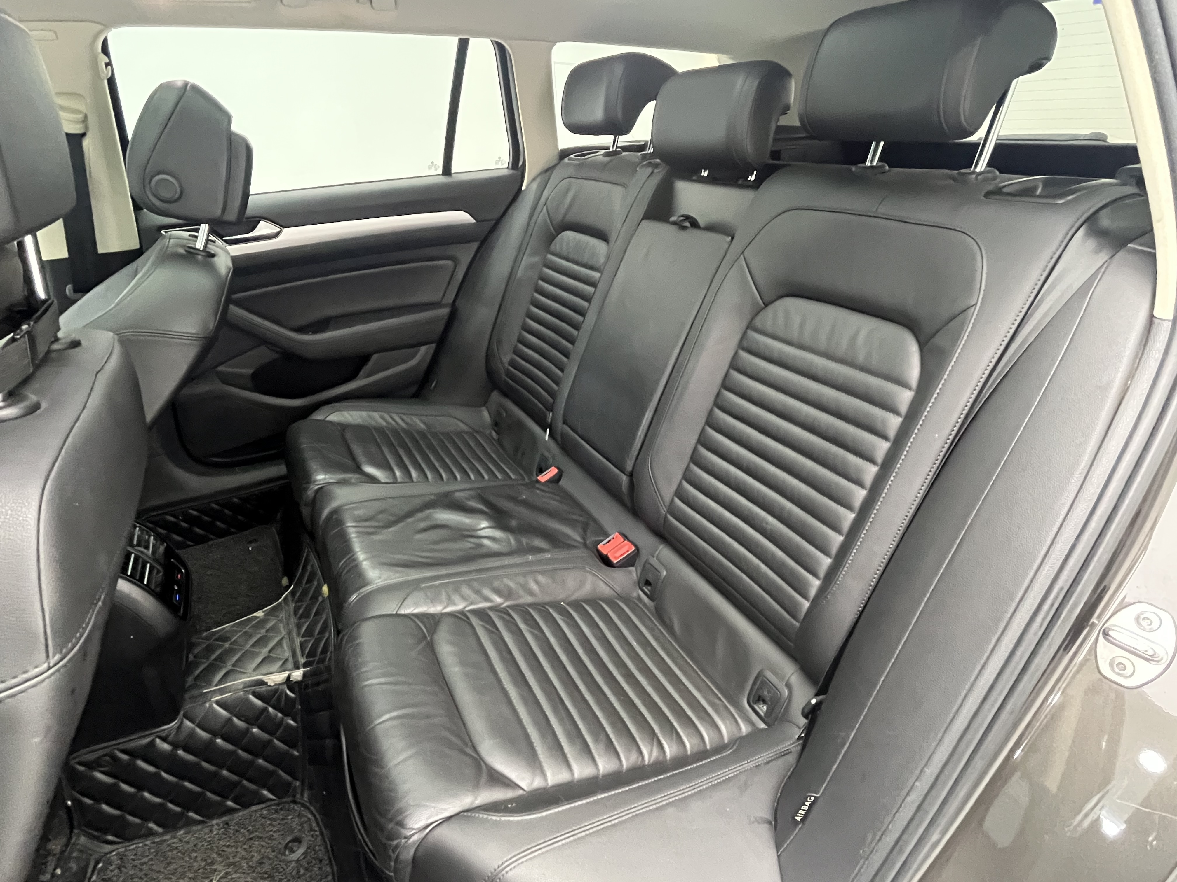 Volkswagen Passat Variant 2017 immagine di auto #9