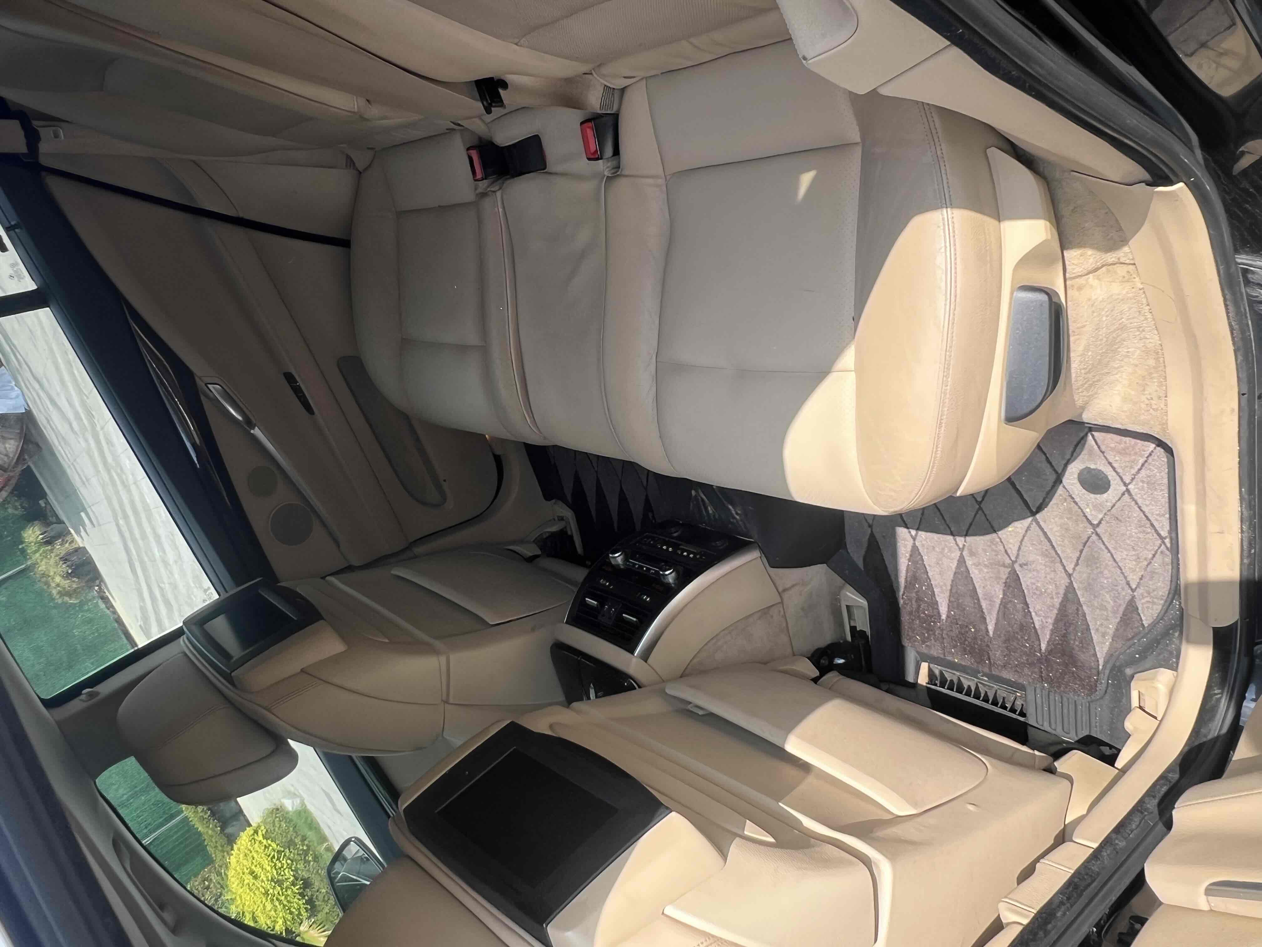 BMW 5 Series GT 2012 car image #9
