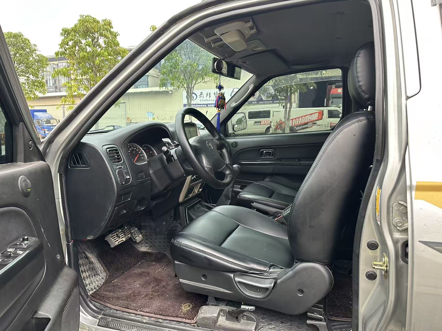 日产 日产帕拉丁 2010 汽车图片 #9