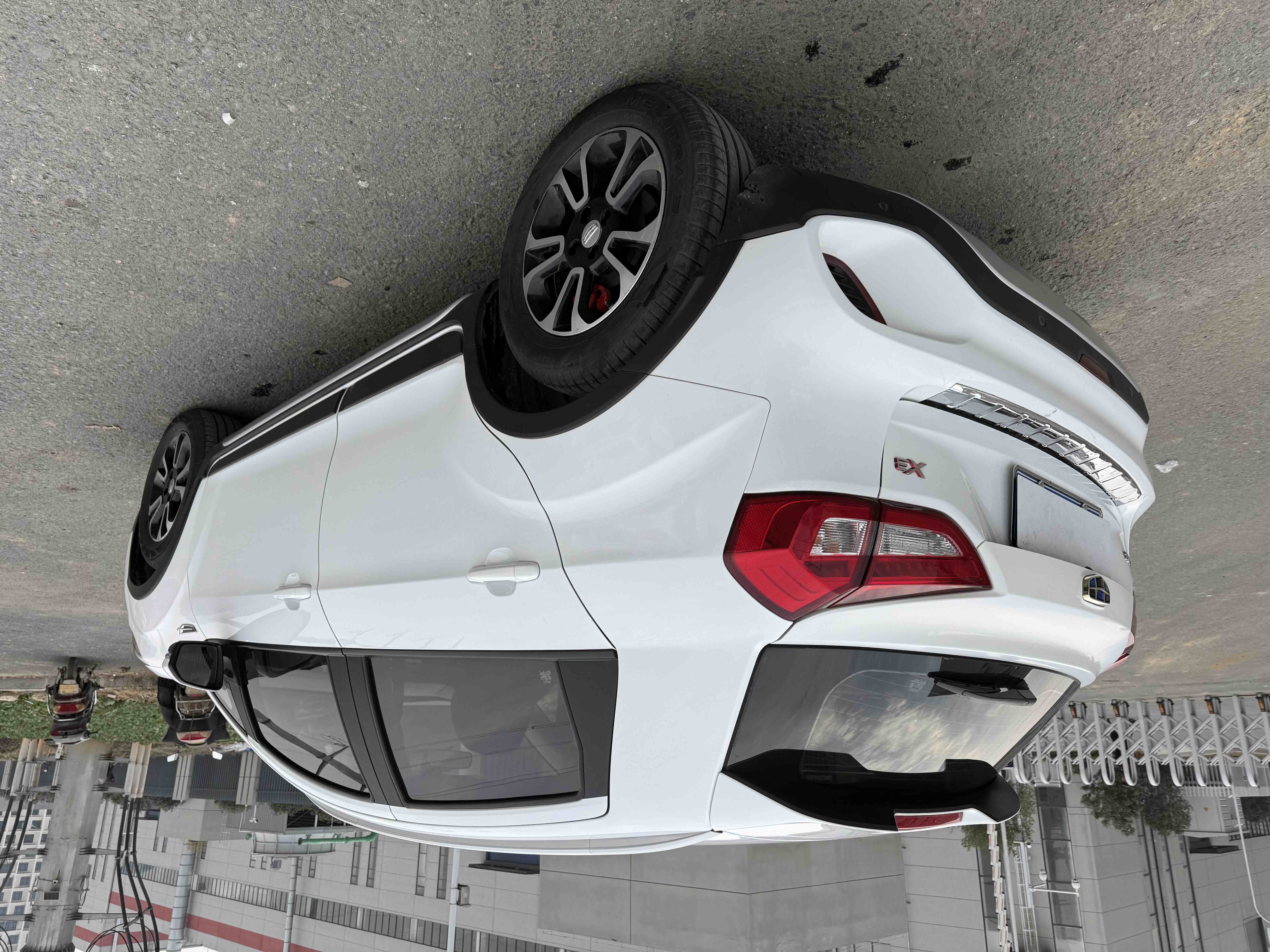 Vision X3 2019 car image #9