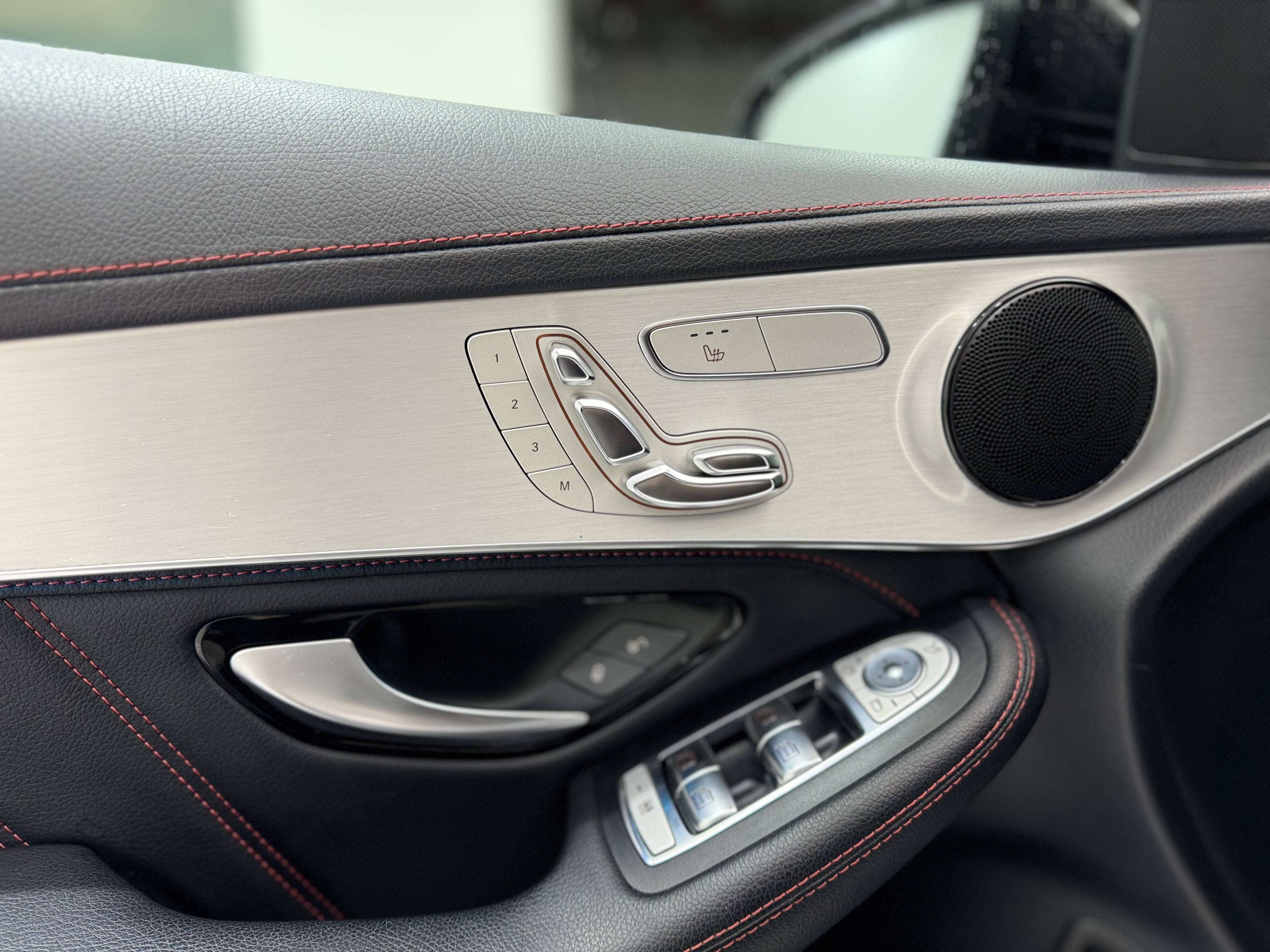 Mercedes-Benz GLC Coupe AMG 2018 изображение автомобиля #9