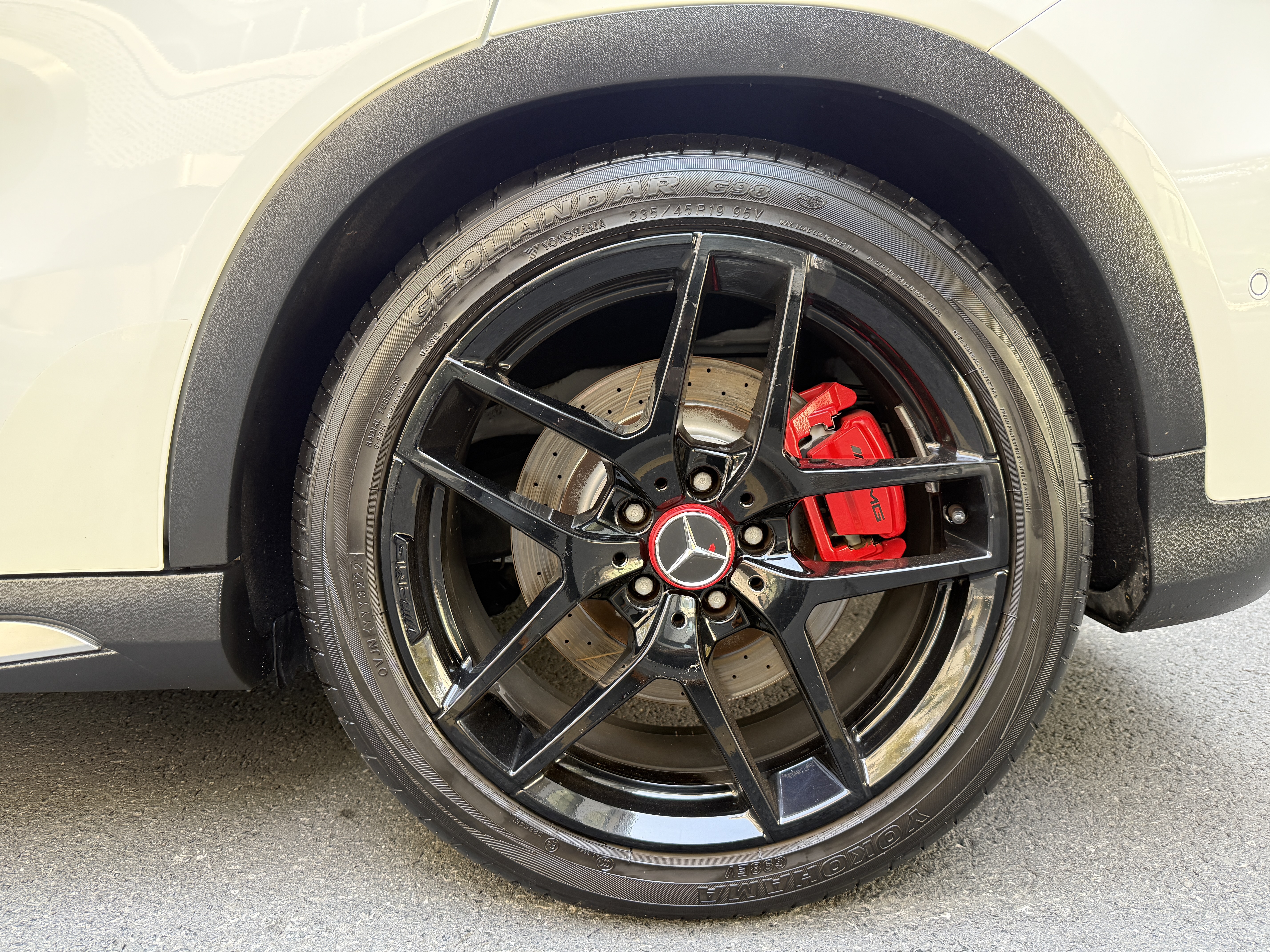 Mercedes-Benz GLA AMG 2019 immagine di auto #9