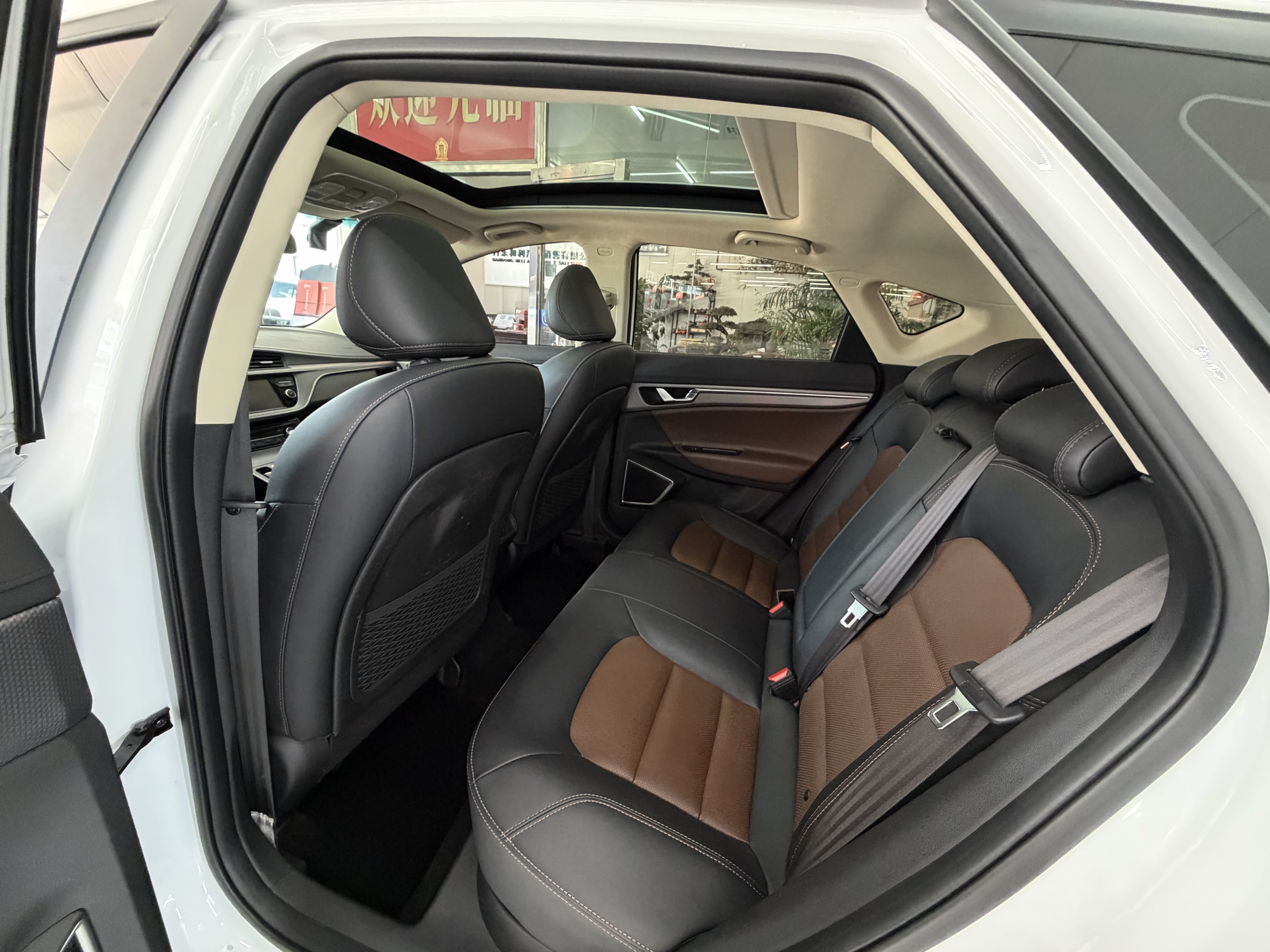 GEELY Emgrand GS 2018 car image #9