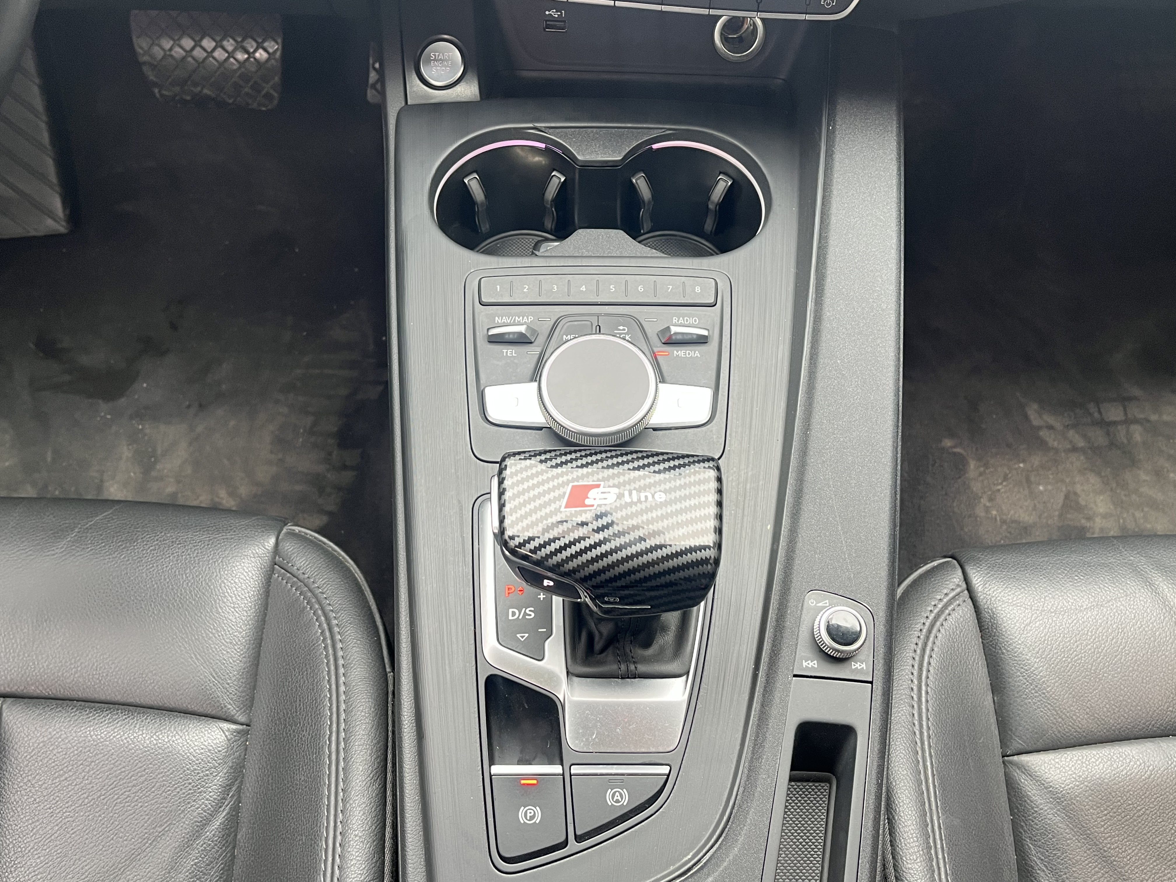 Audi A4L 2018 car image #9