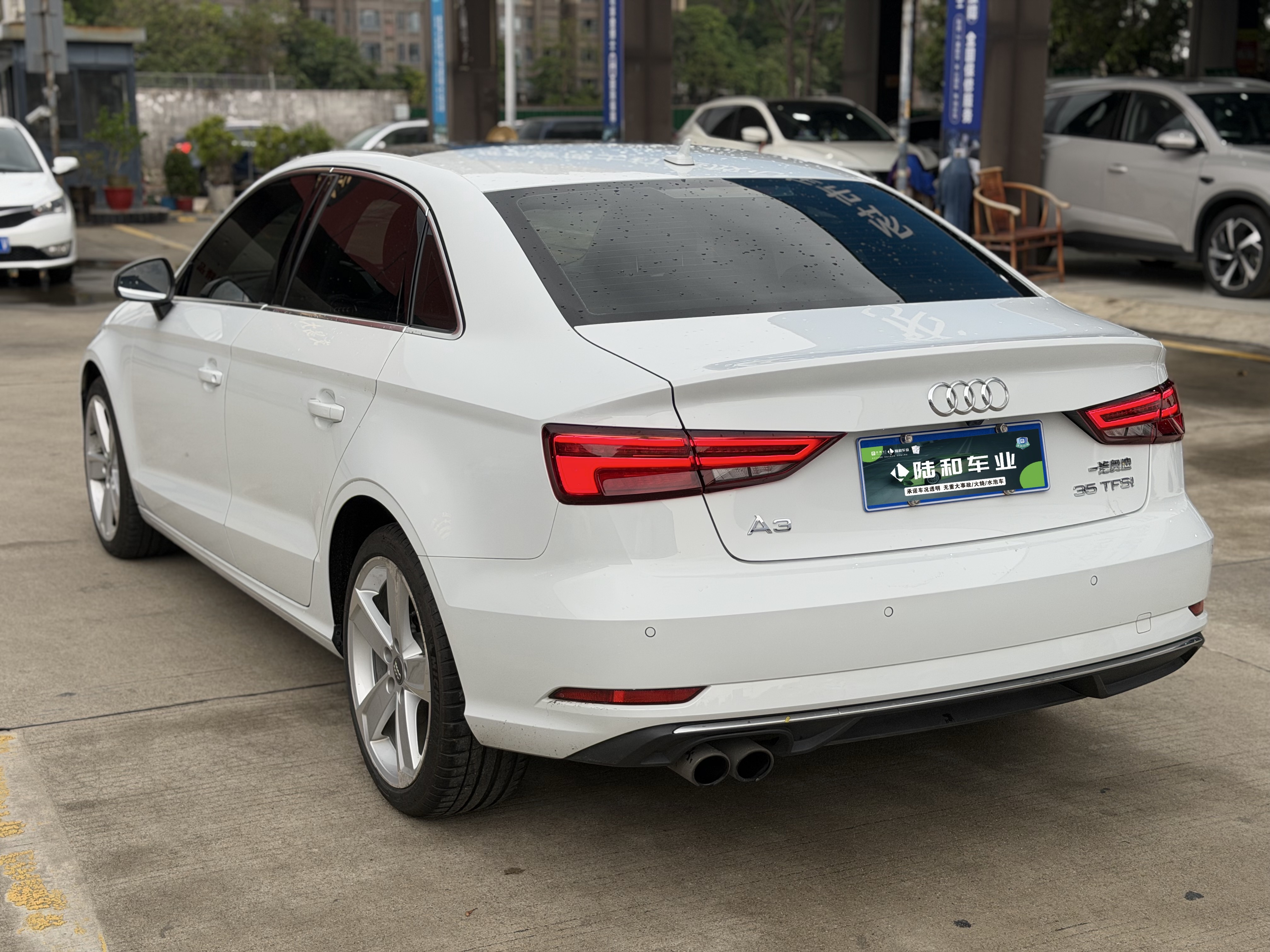 Audi A3 2018 car image #9