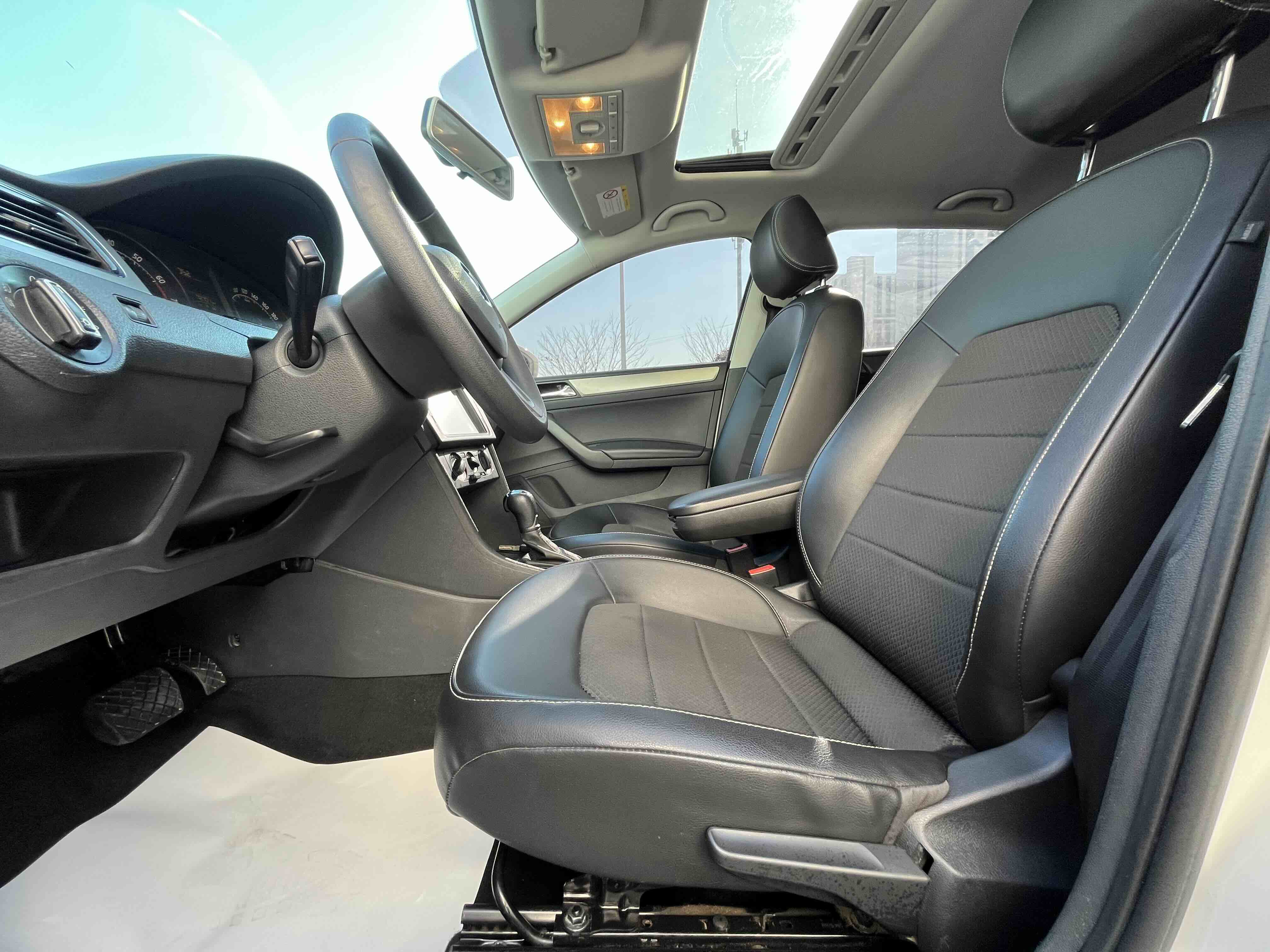 Skoda Rapid Spaceback 2017 immagine di auto #9