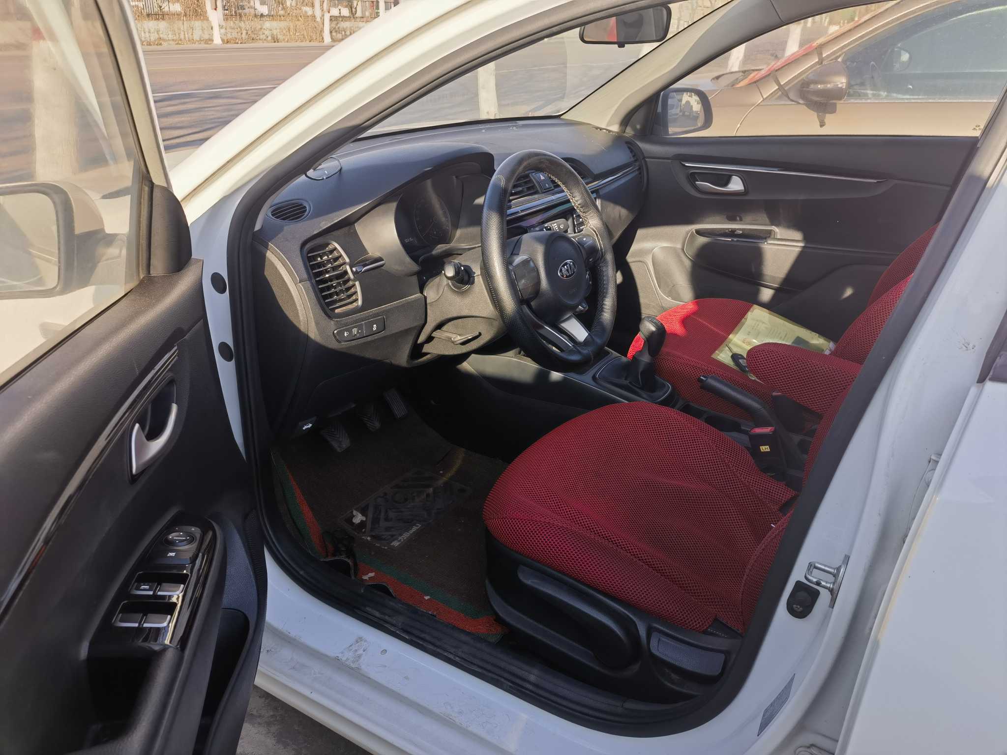 起亚 起亚K2 2018 汽车图片 #9