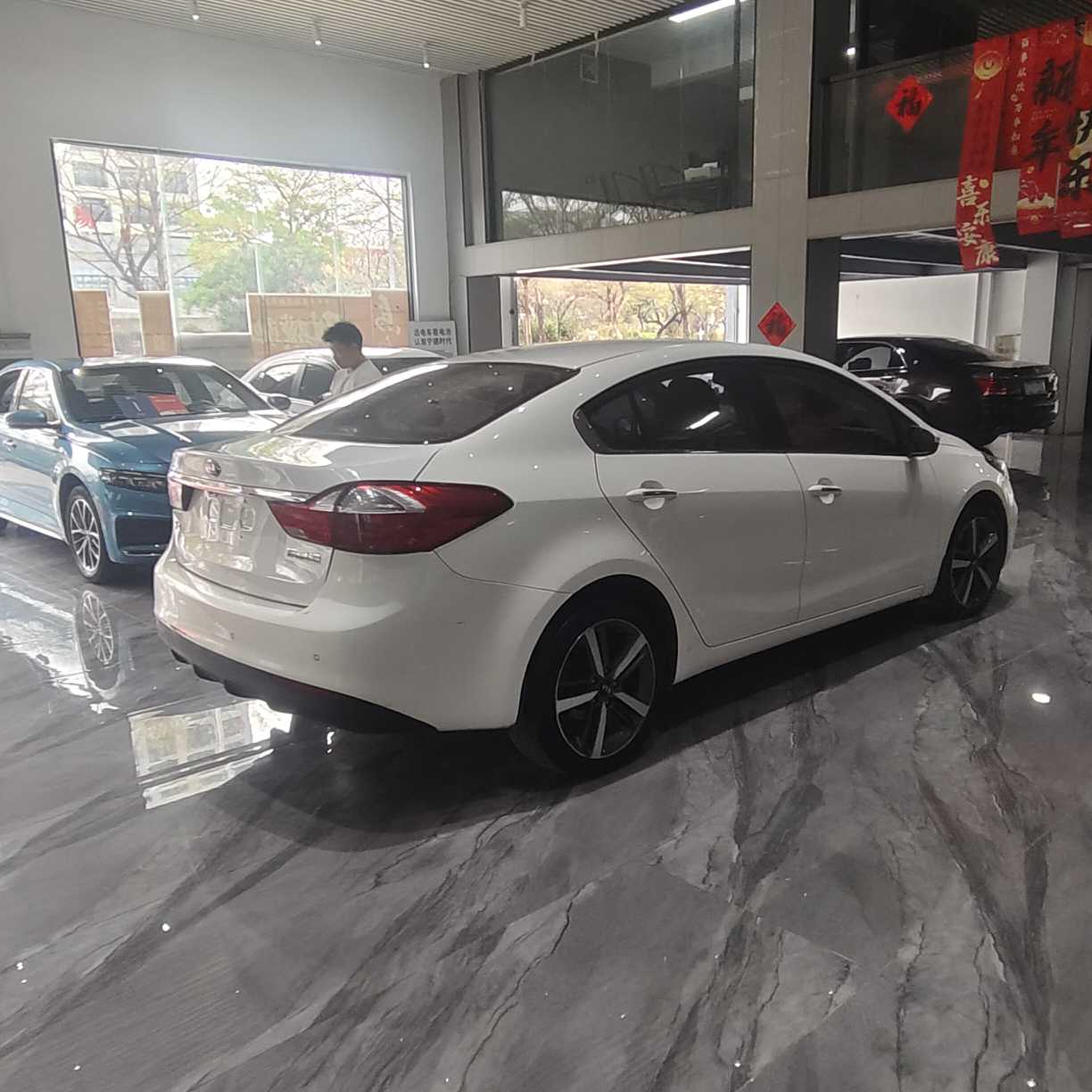 Kia K3 2018 car image #9