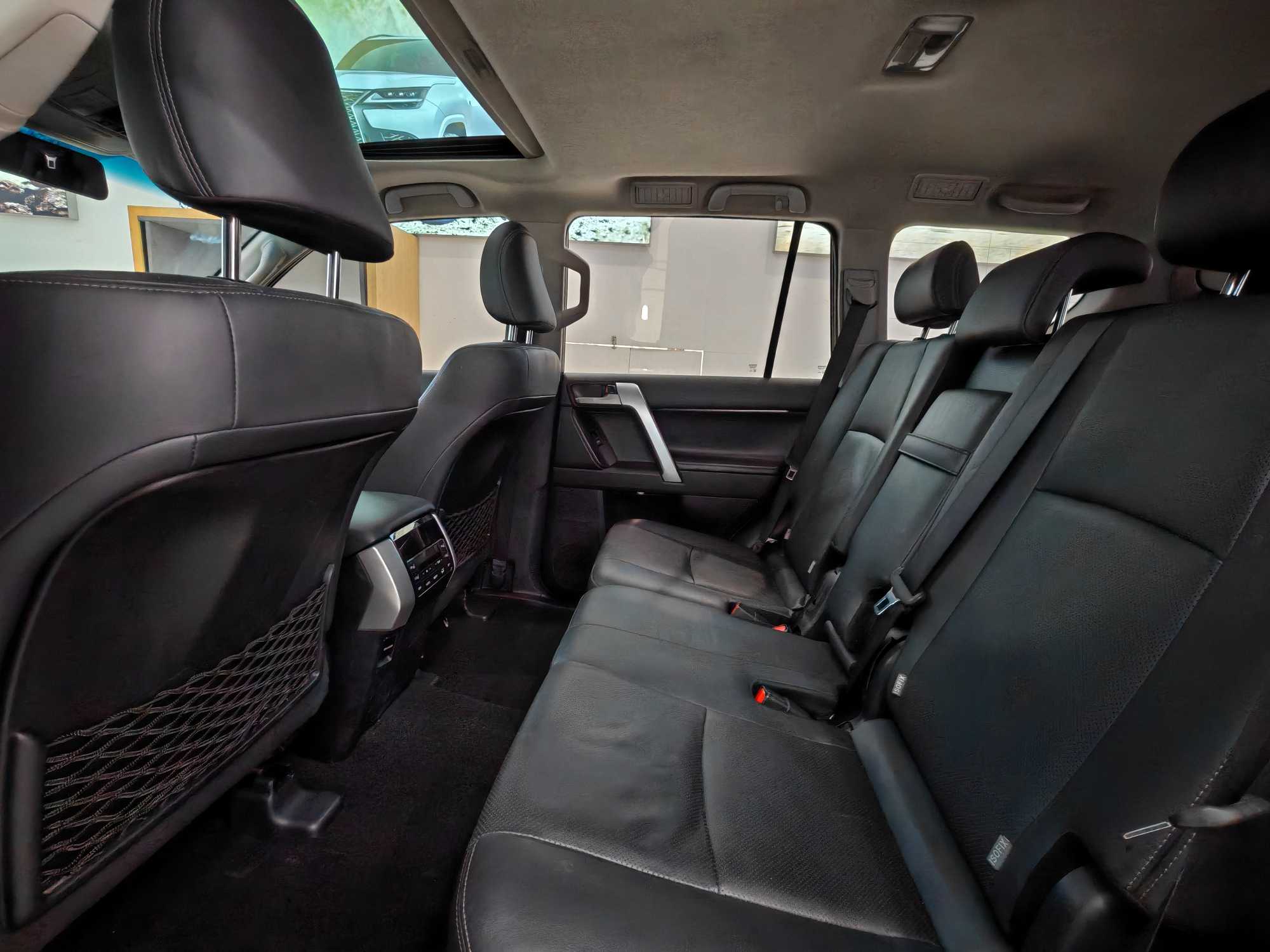 Toyota Land Cruiser Prado 2018 #9 Toyota Land Cruiser Prado 2018 car image #9