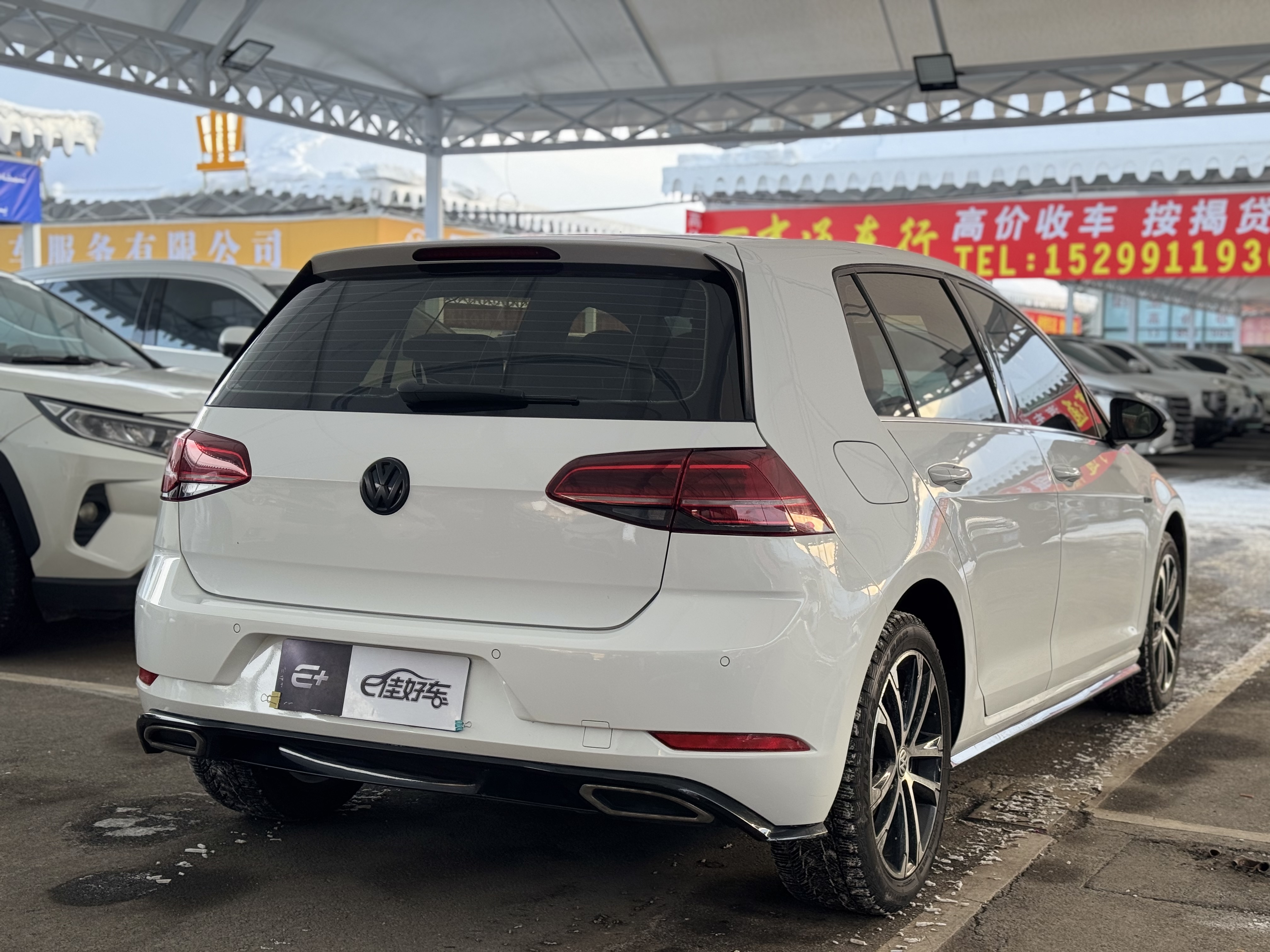 Volkswagen Golf 2018 car image #9