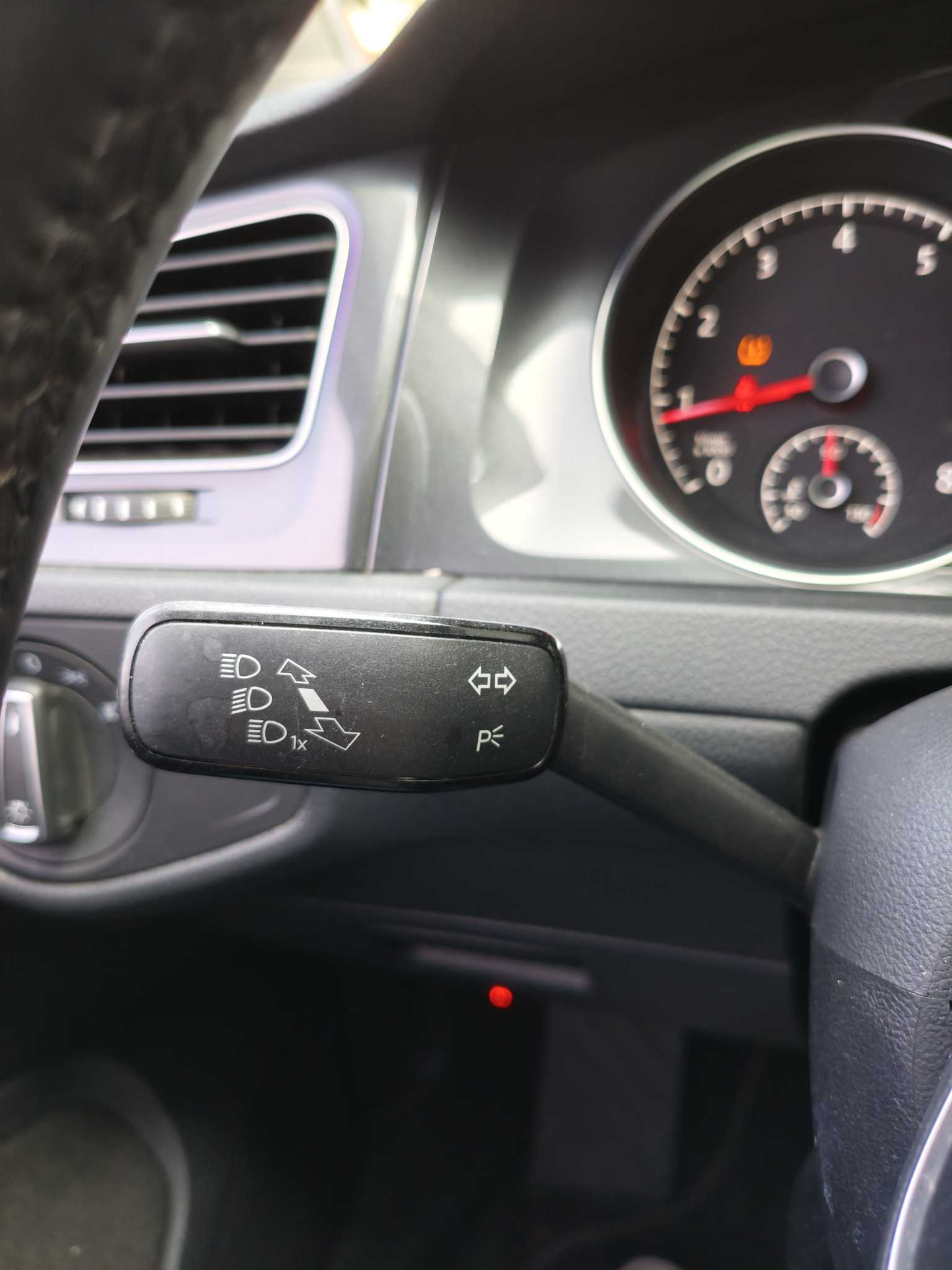 Volkswagen Golf 2018 car image #9