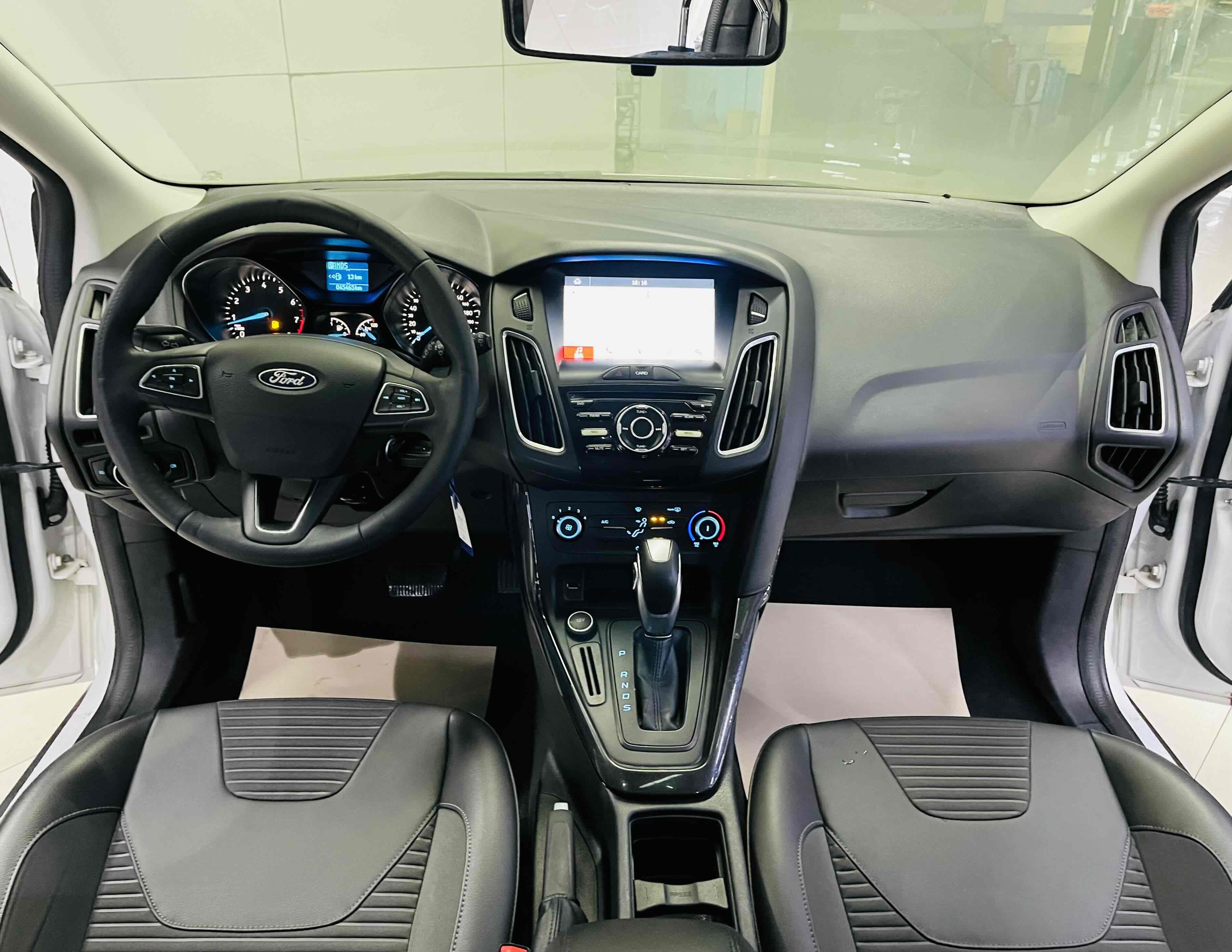 Ford Focus 2019 car image #9
