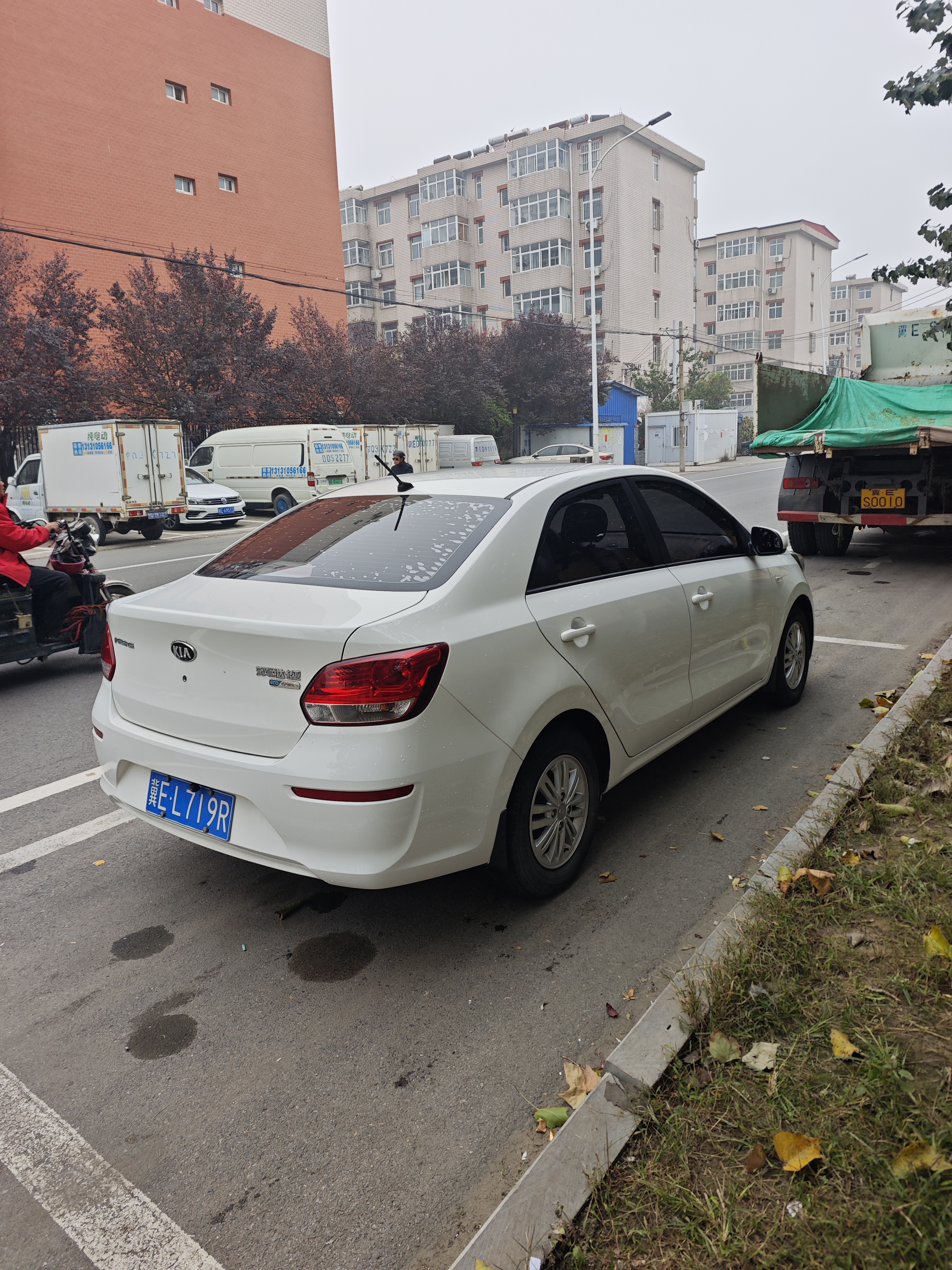 Kia 2019 car image #9