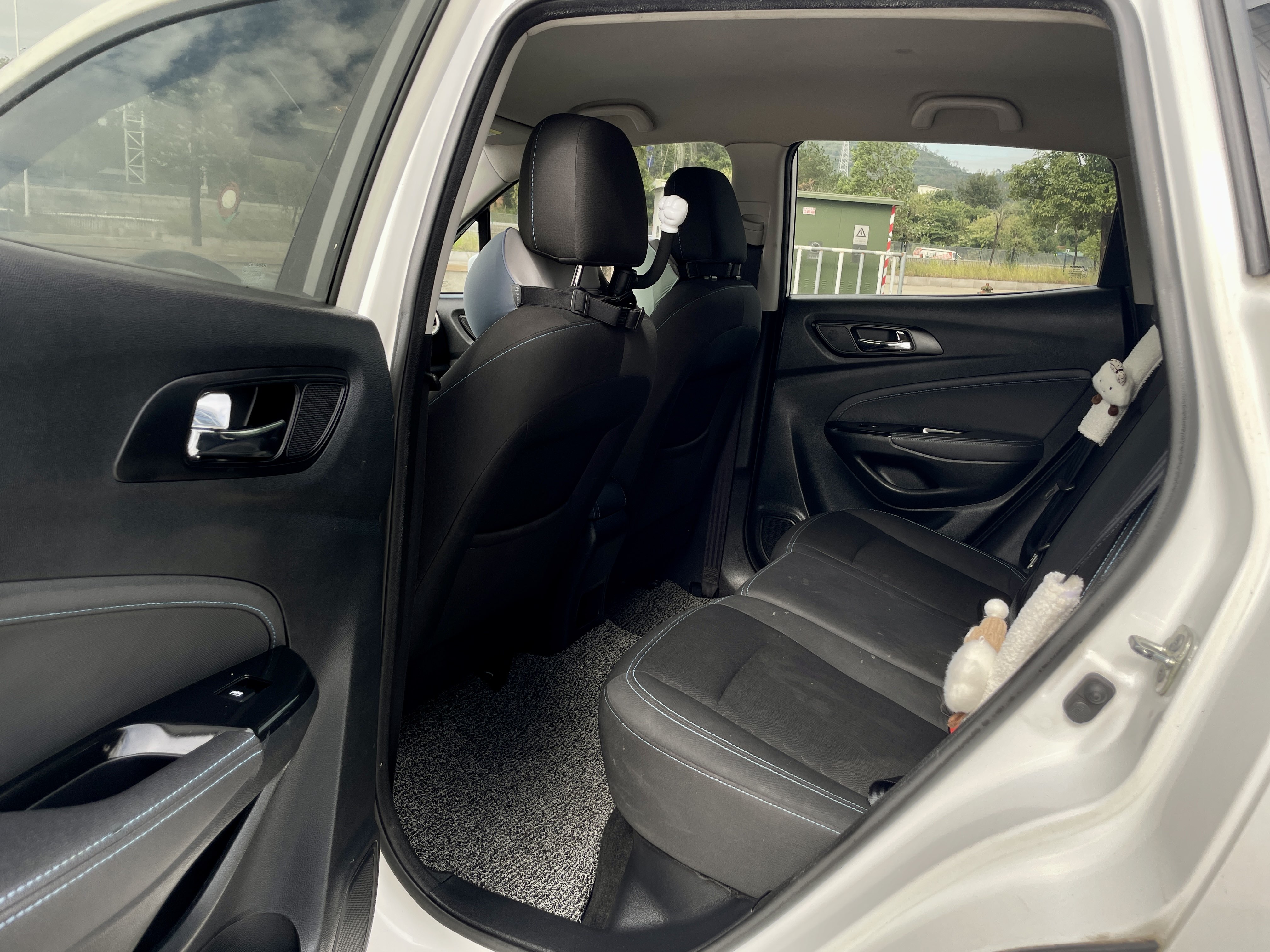 Changan CS15 EV 2018 #9 Changan CS15 EV 2018 car image #9