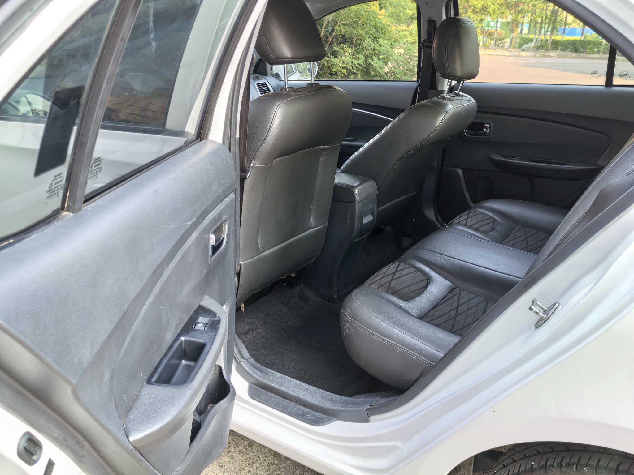 Kaiyi E3 2018 #9 Kaiyi E3 2018 car image #9