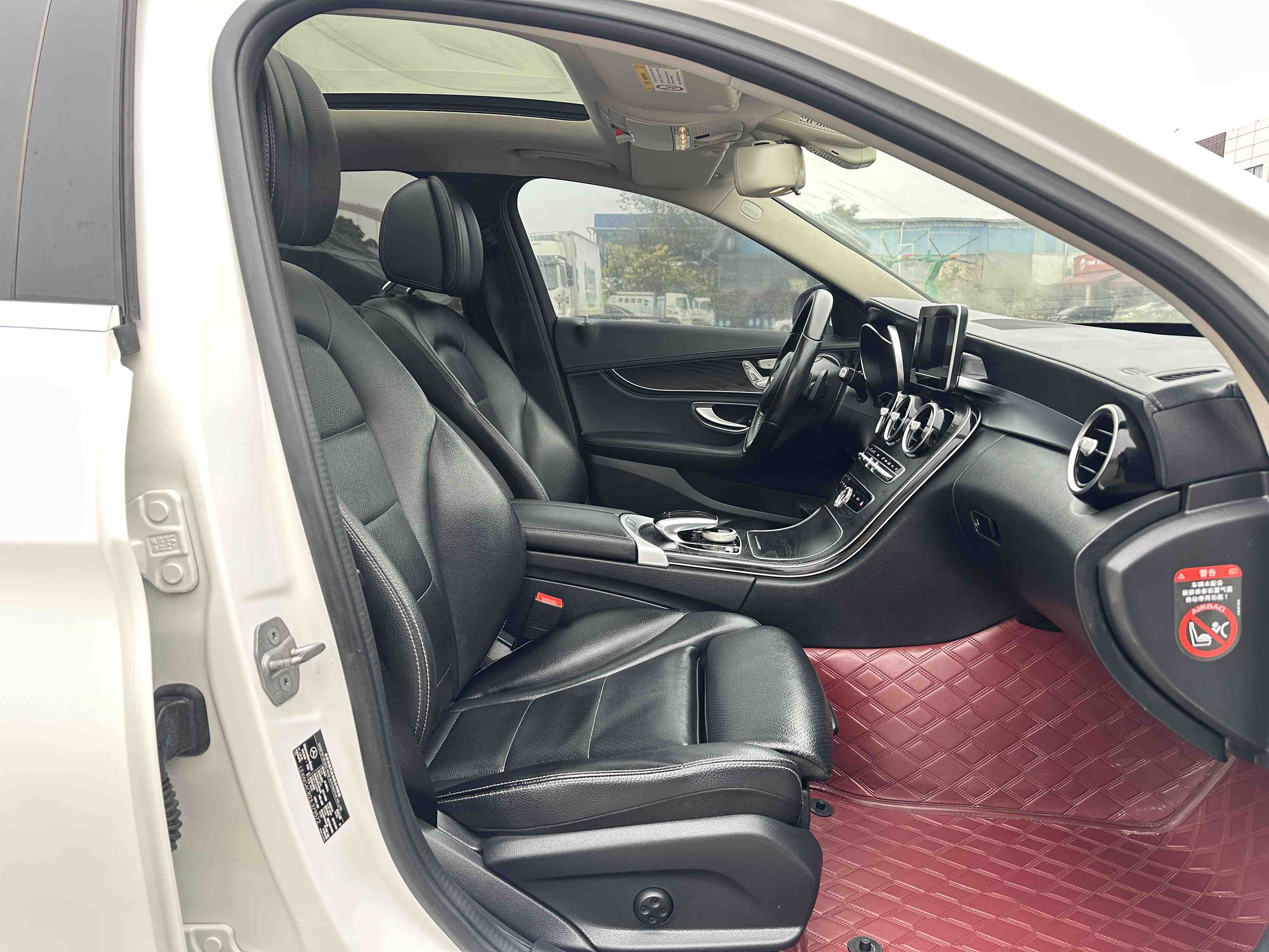 Mercedes-Benz C Class 2018 car image #9