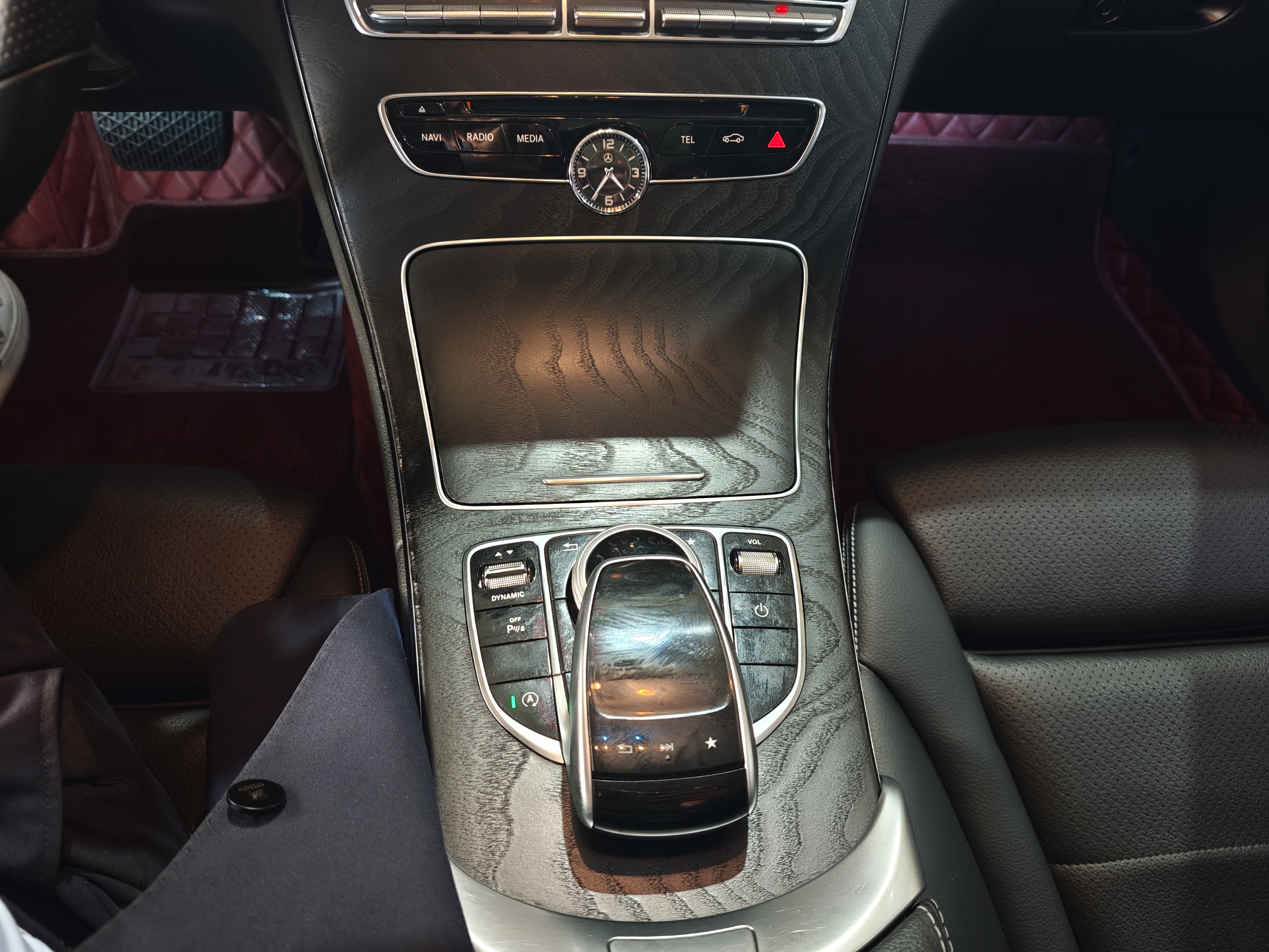 Mercedes-Benz C Class 2018 car image #9