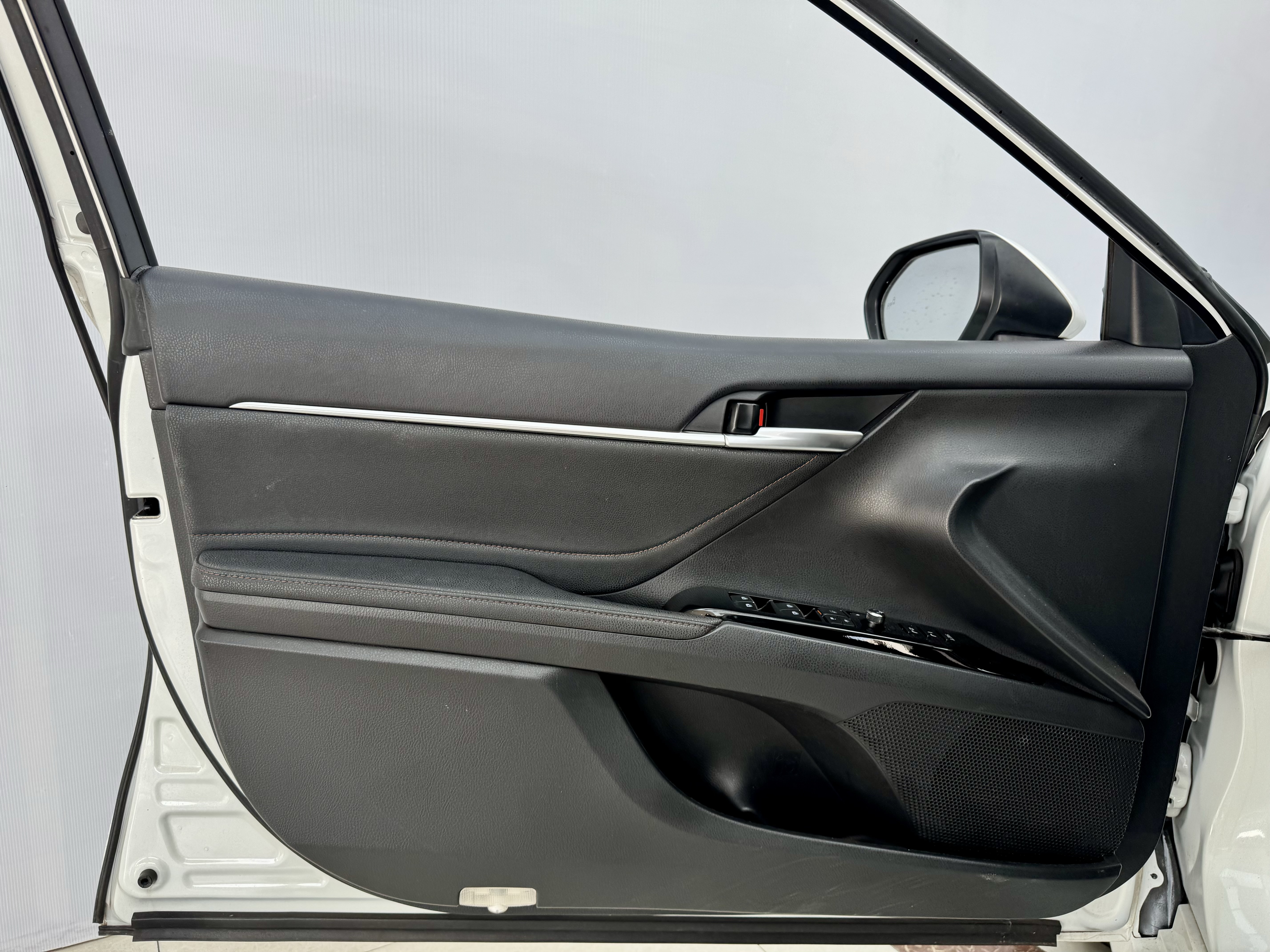 Toyota Camry 2018 car image #9