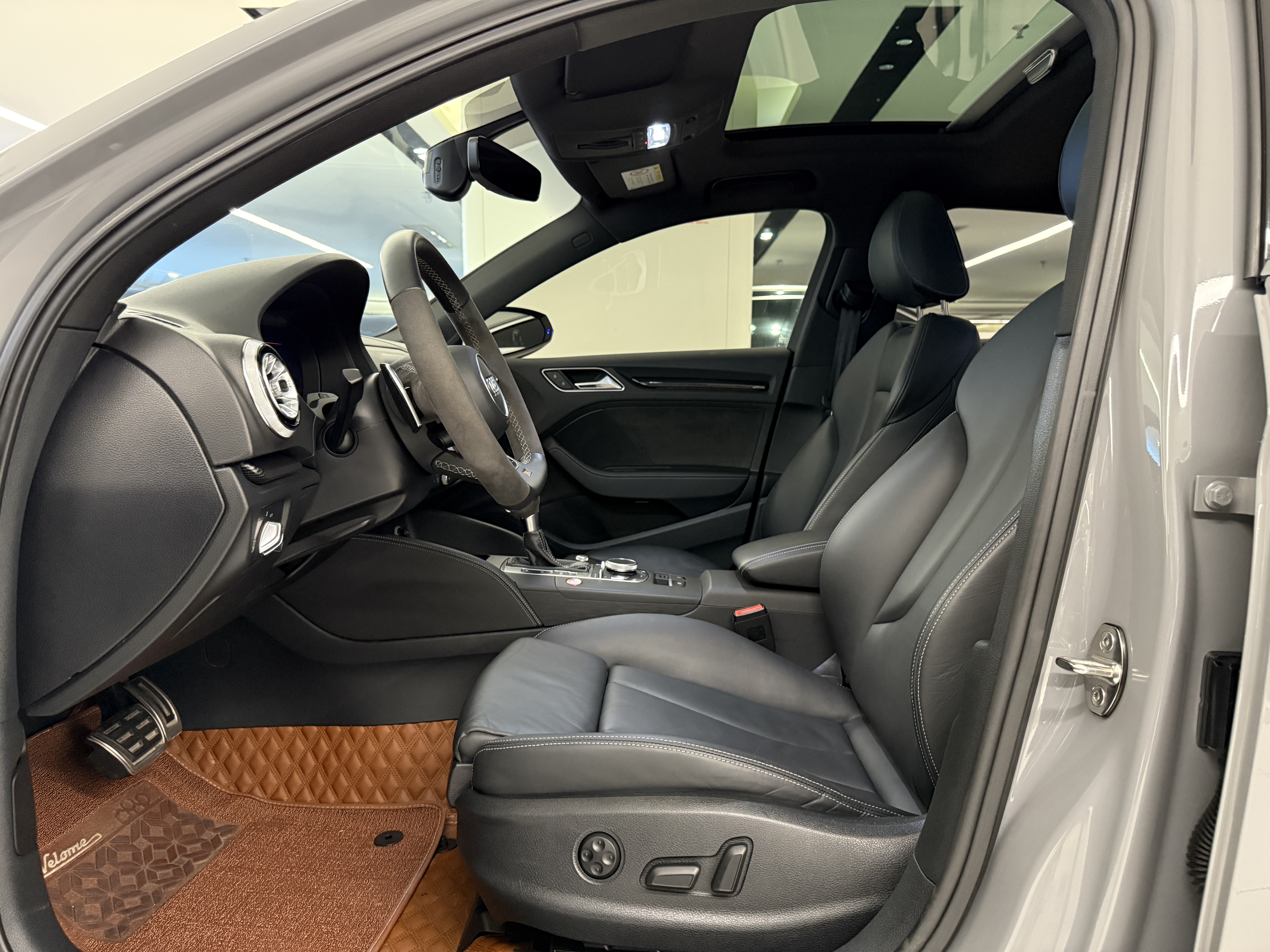 Audi RS 3 2018 car image #9