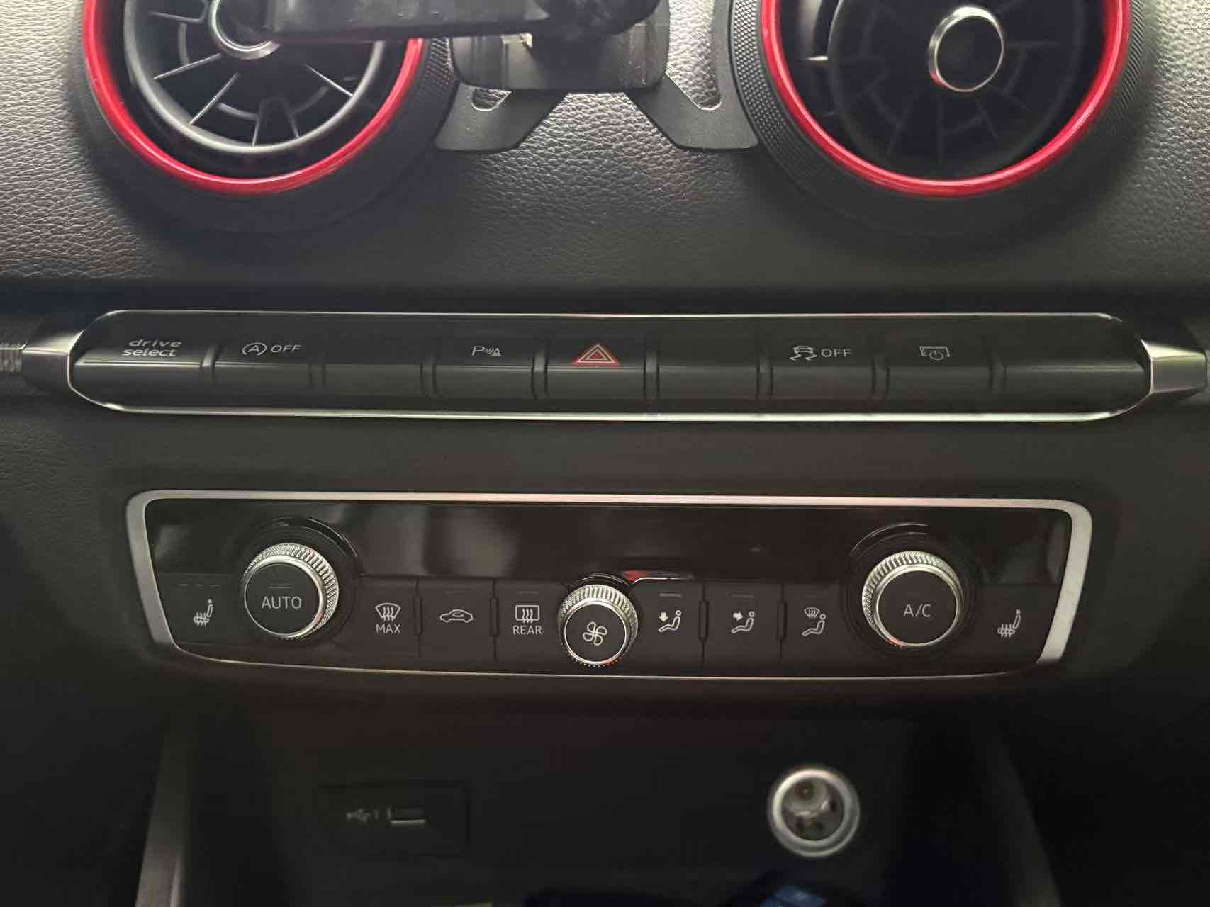 Audi RS 3 2018 #9 Audi RS 3 2018 car image #9