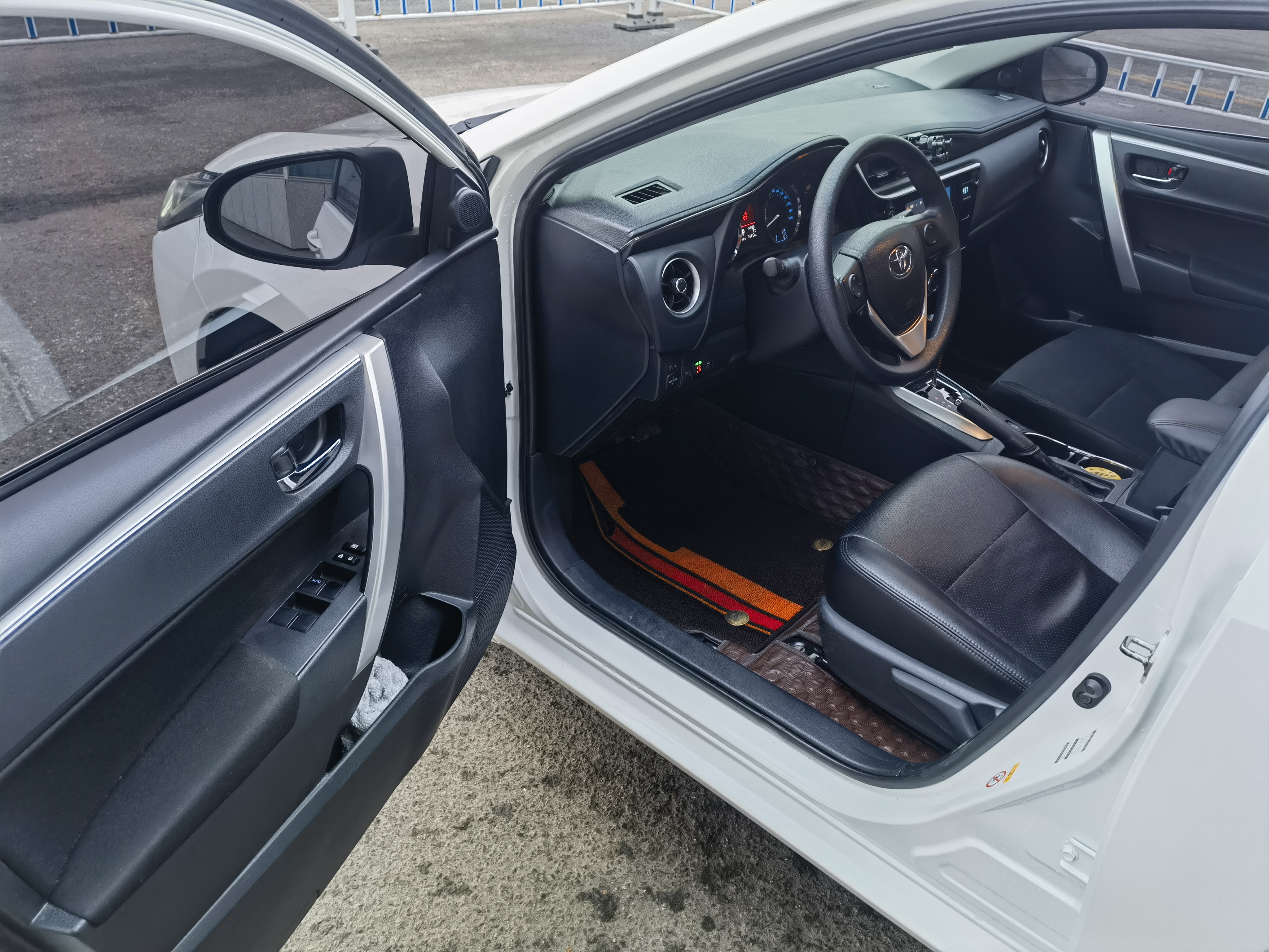 Toyota Corolla 2018 #9 Toyota Corolla 2018 car image #9
